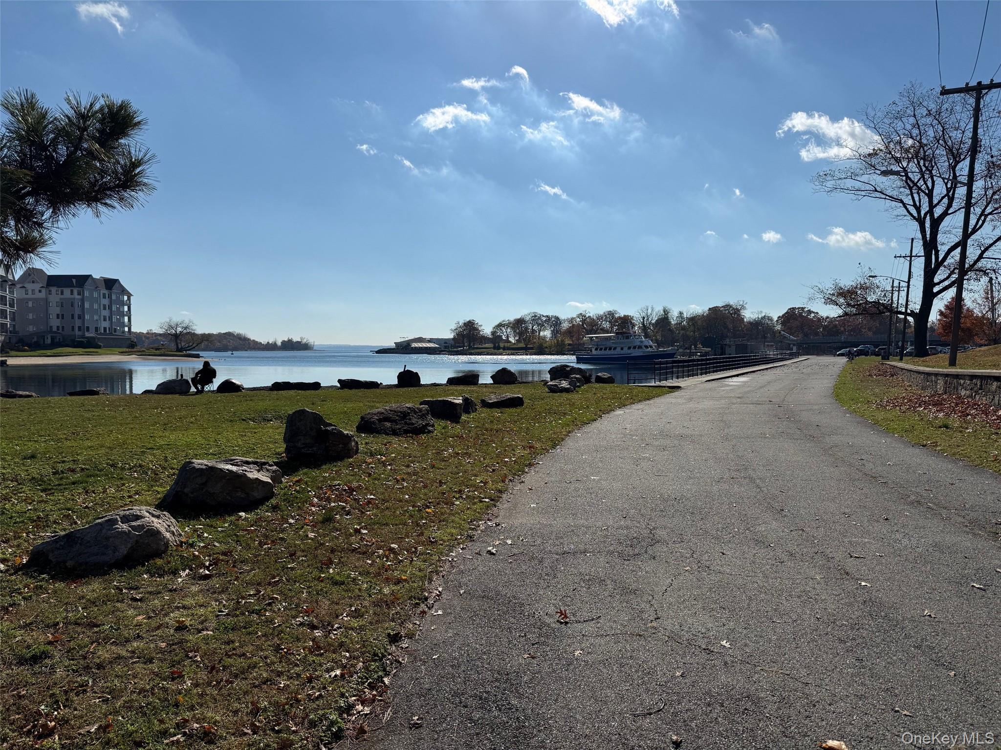 20 Keogh Lane # 1A, New Rochelle, NY 10805