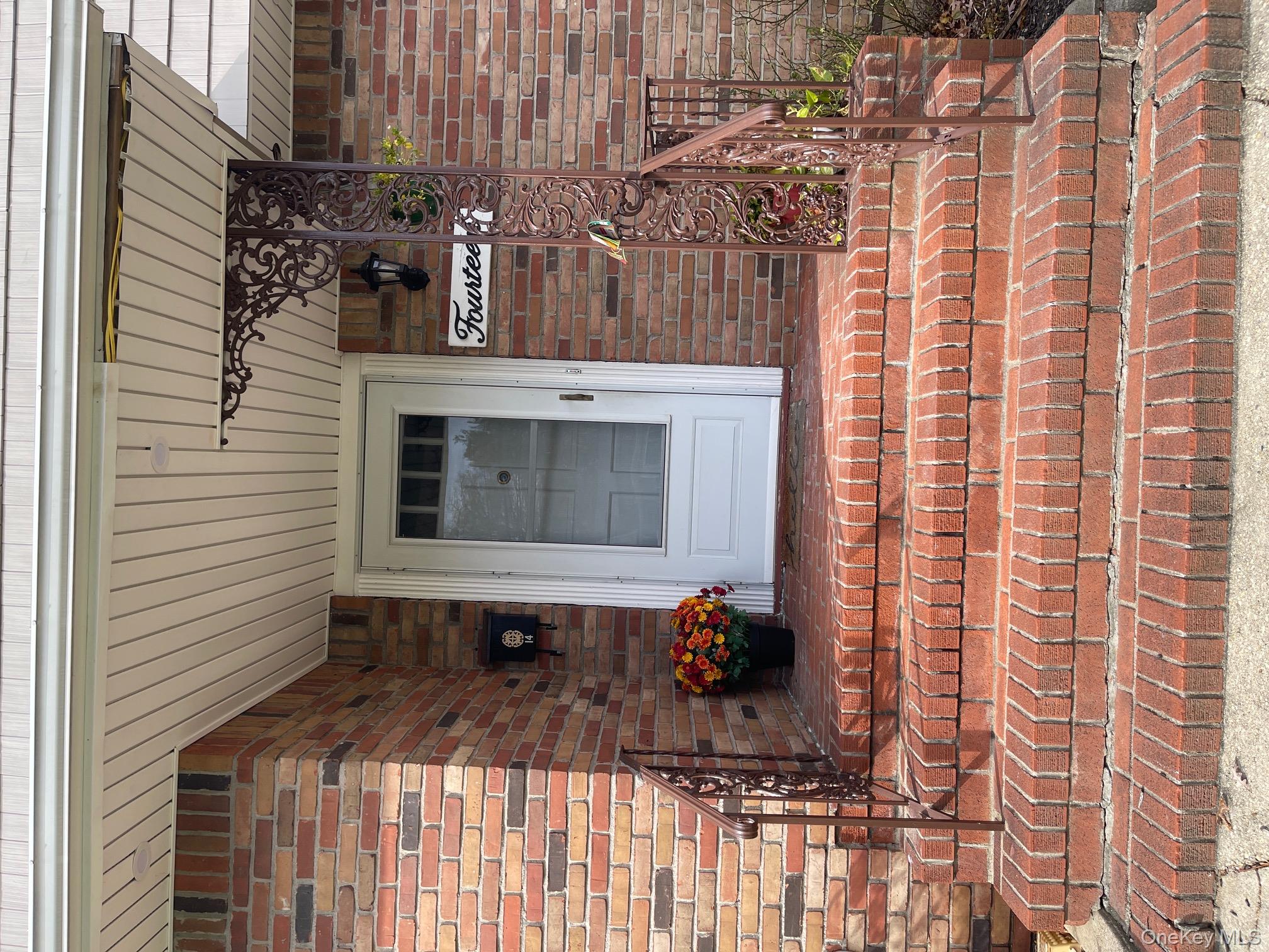 14 pine acres Boulevard, Deer Park, NY 11729