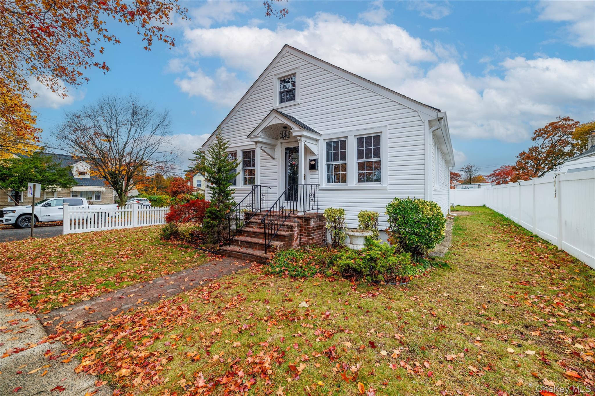 801 Park Avenue, Westbury, NY 11590