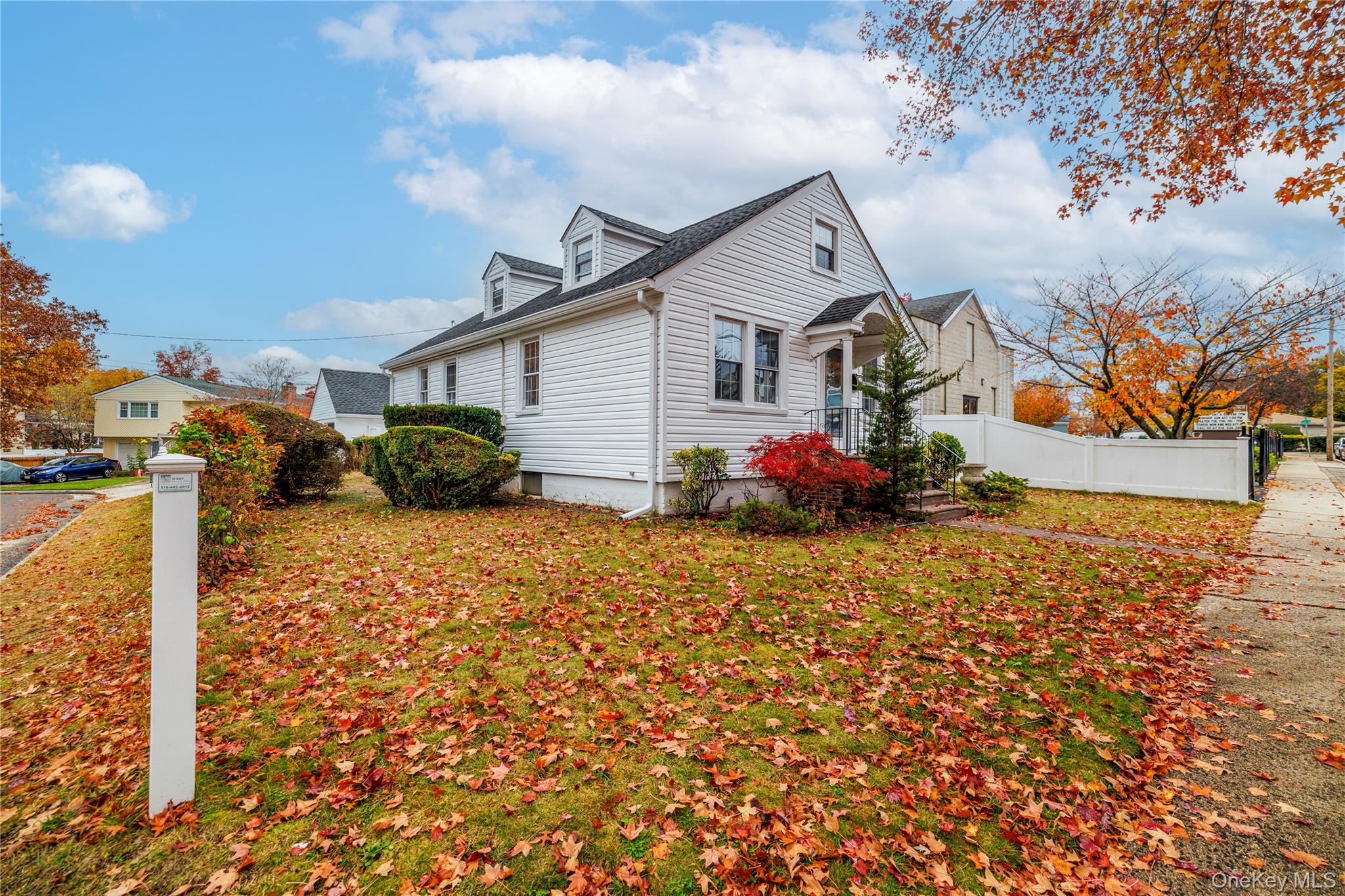 801 Park Avenue, Westbury, NY 11590