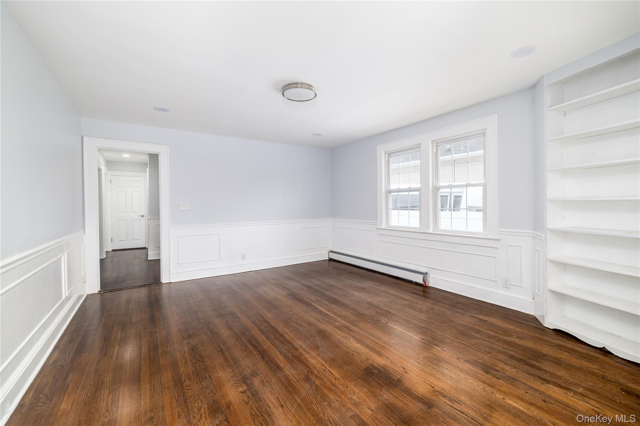 801 Park Avenue, Westbury, NY 11590