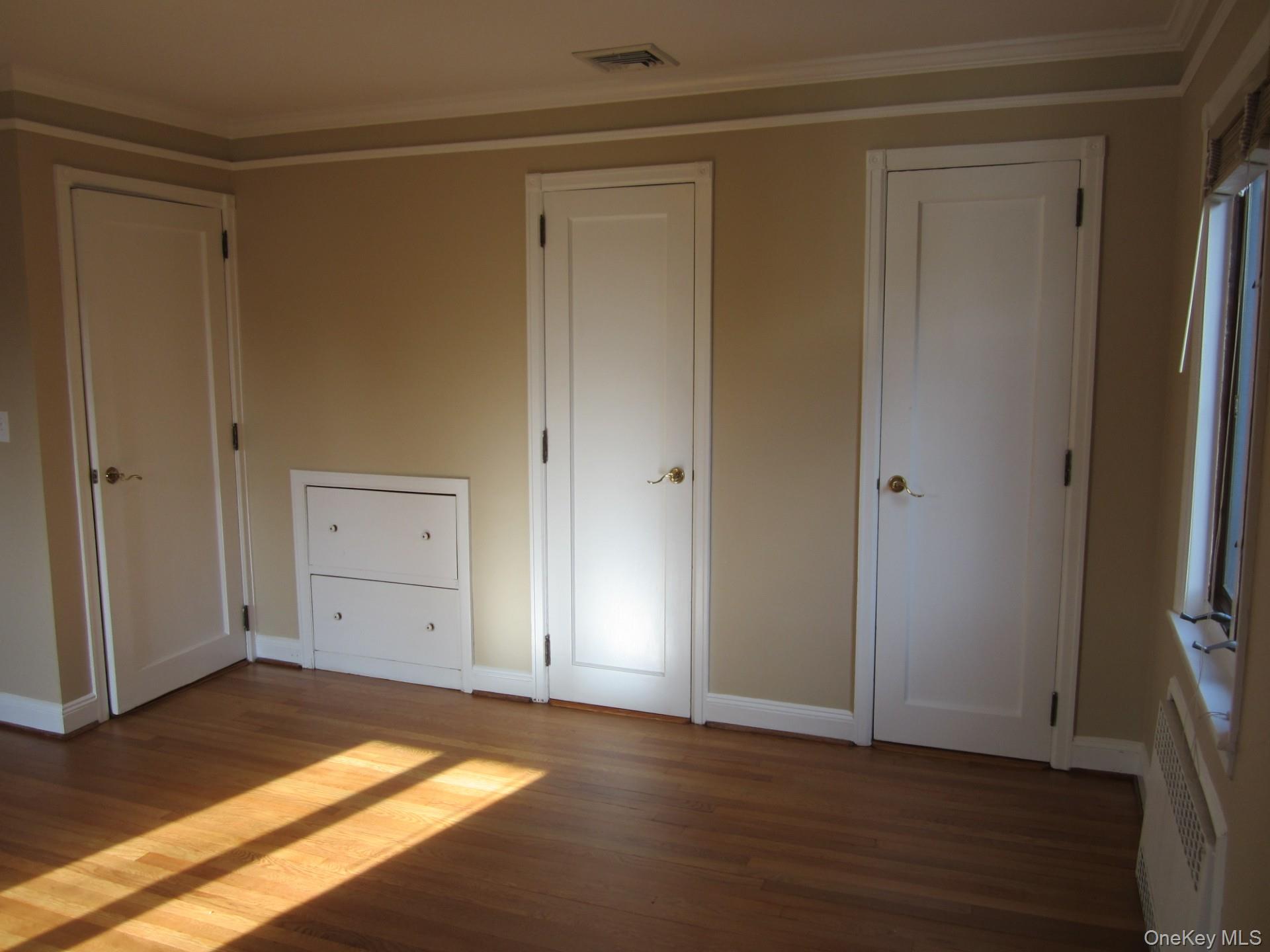 73 Sheridan Avenue, Williston Park, NY 11596