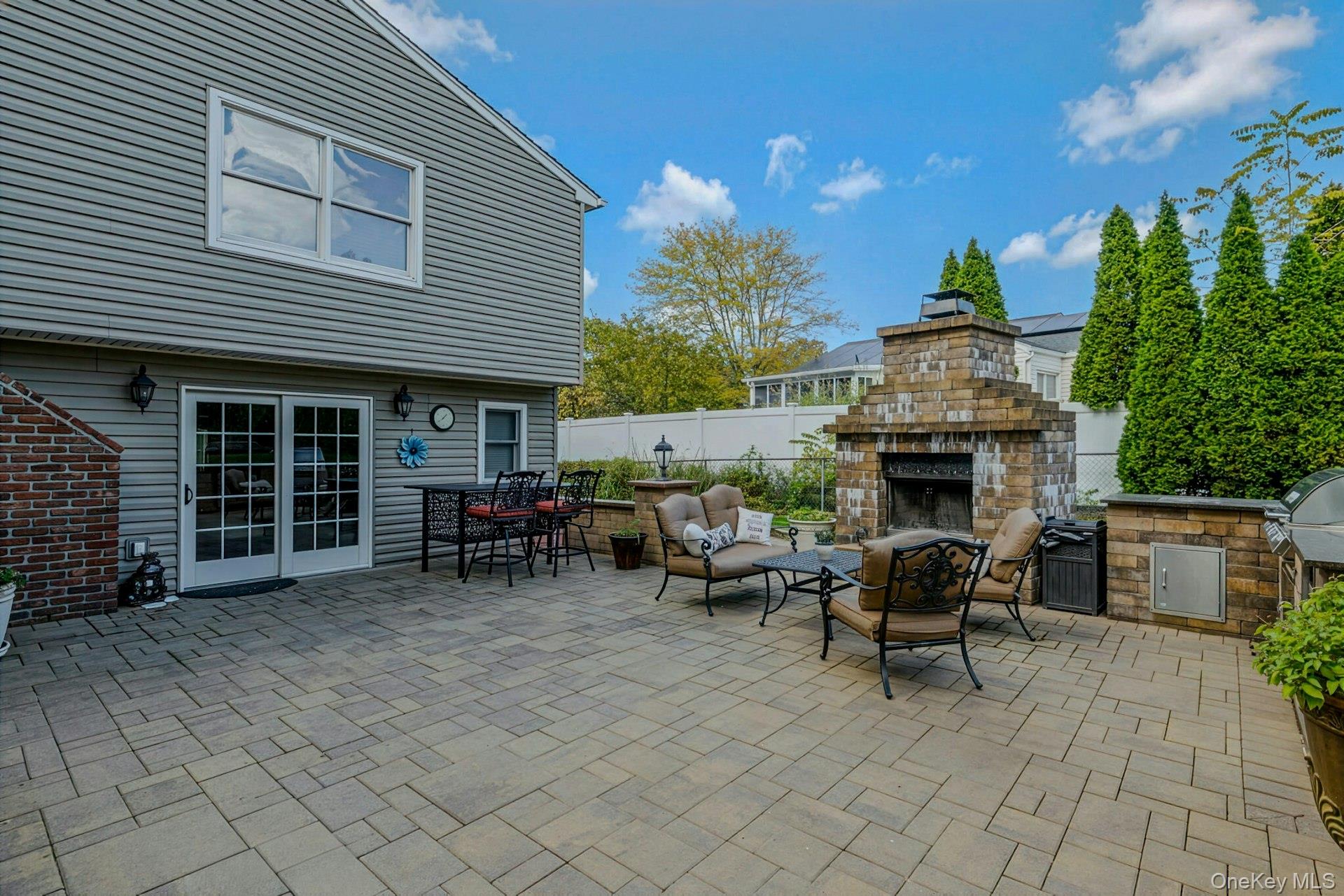 89 Walnut Street, Lake Grove, NY 11755