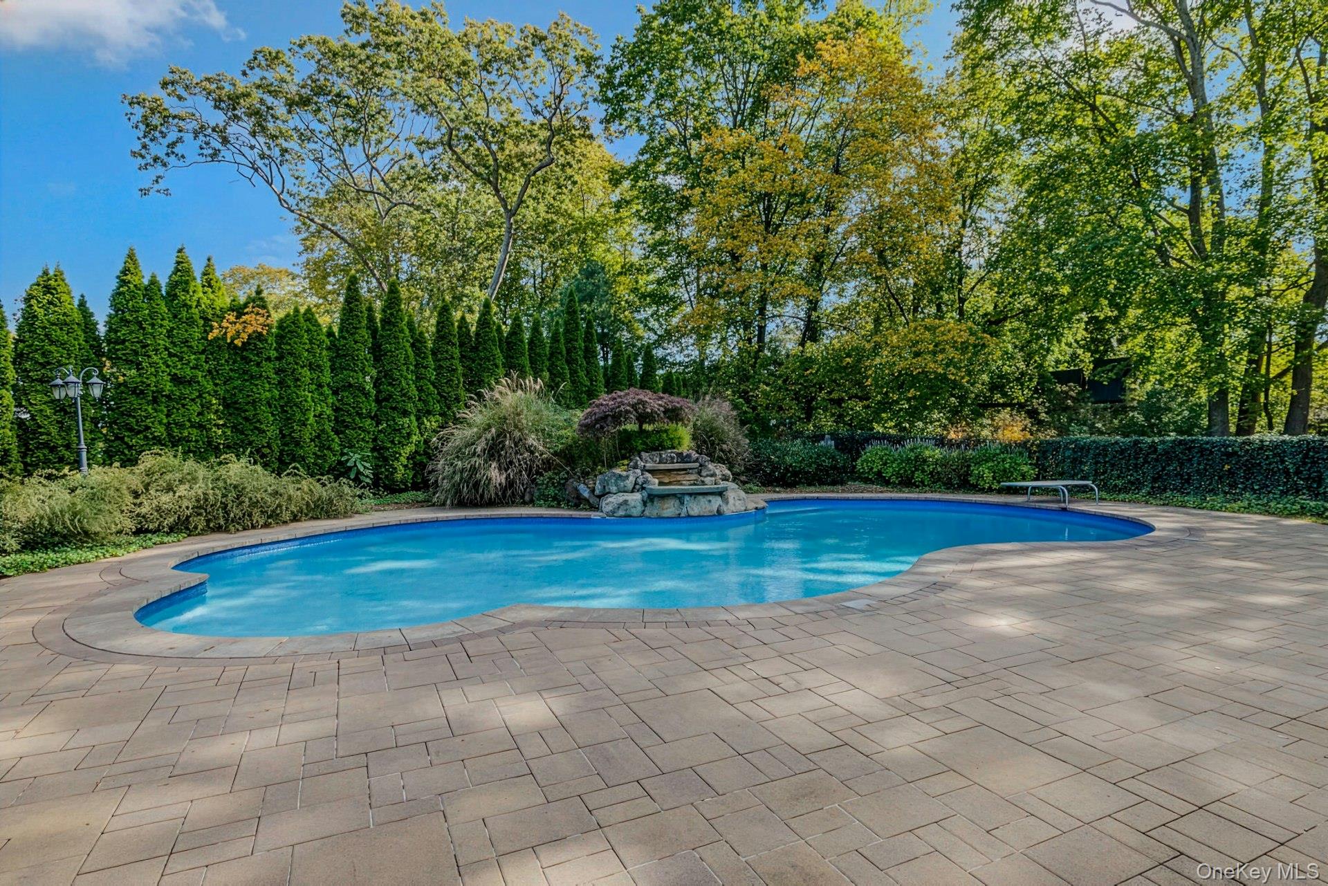 89 Walnut Street, Lake Grove, NY 11755