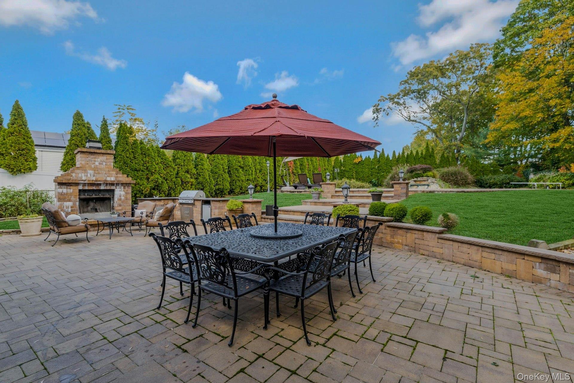 89 Walnut Street, Lake Grove, NY 11755