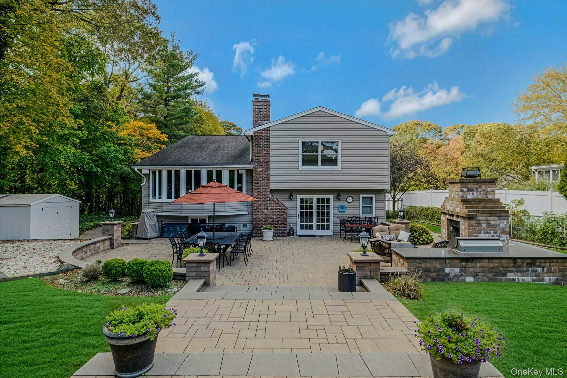 89 Walnut Street, Lake Grove, NY 11755