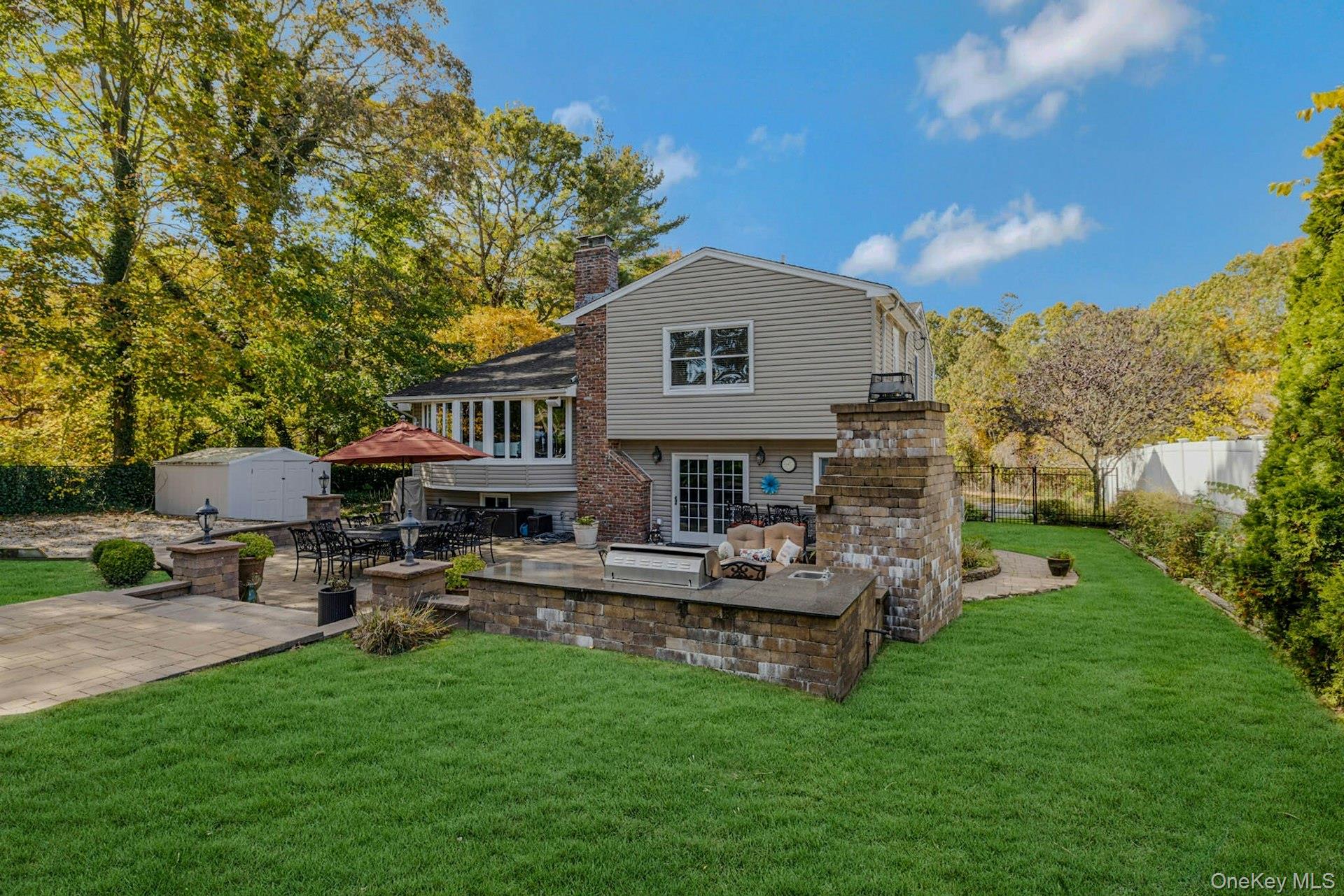 89 Walnut Street, Lake Grove, NY 11755