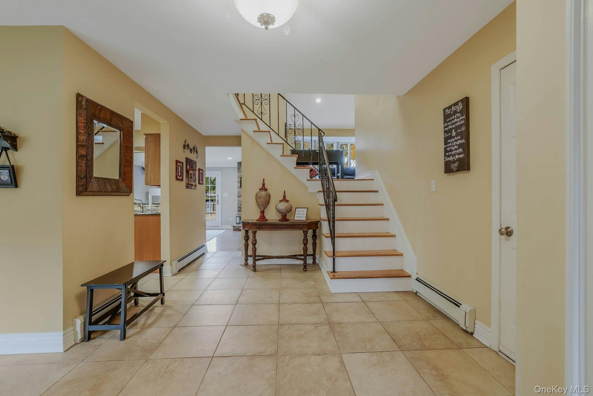 89 Walnut Street, Lake Grove, NY 11755