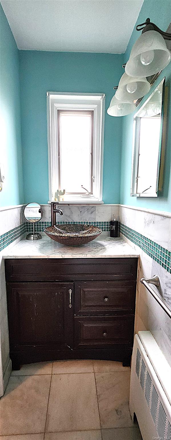 54 Lawrence Drive # D, White Plains, NY 10603