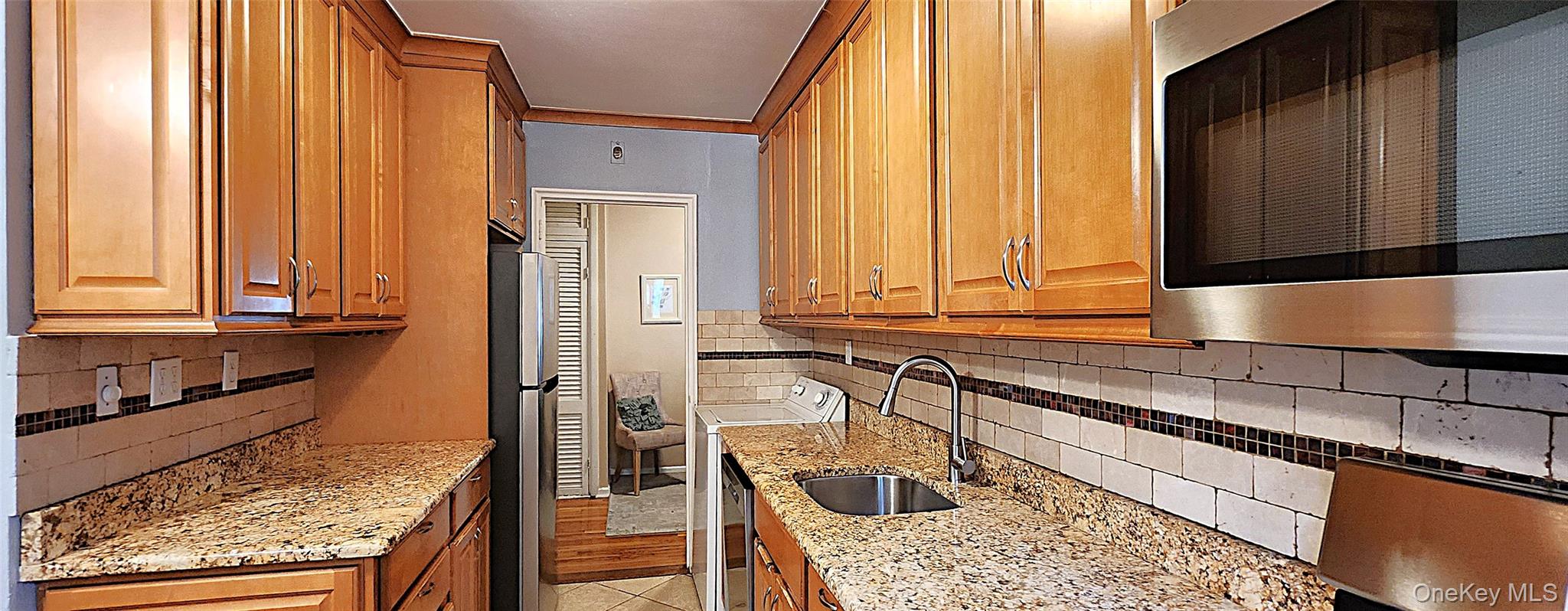 54 Lawrence Drive # D, White Plains, NY 10603