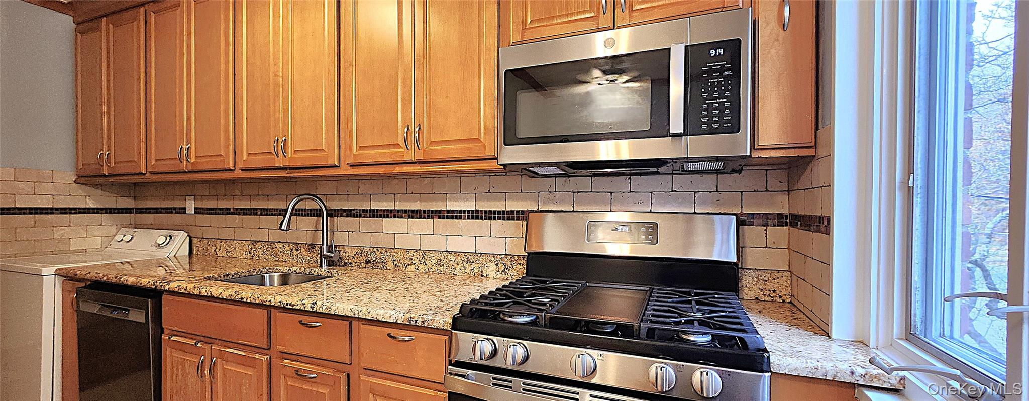 54 Lawrence Drive # D, White Plains, NY 10603