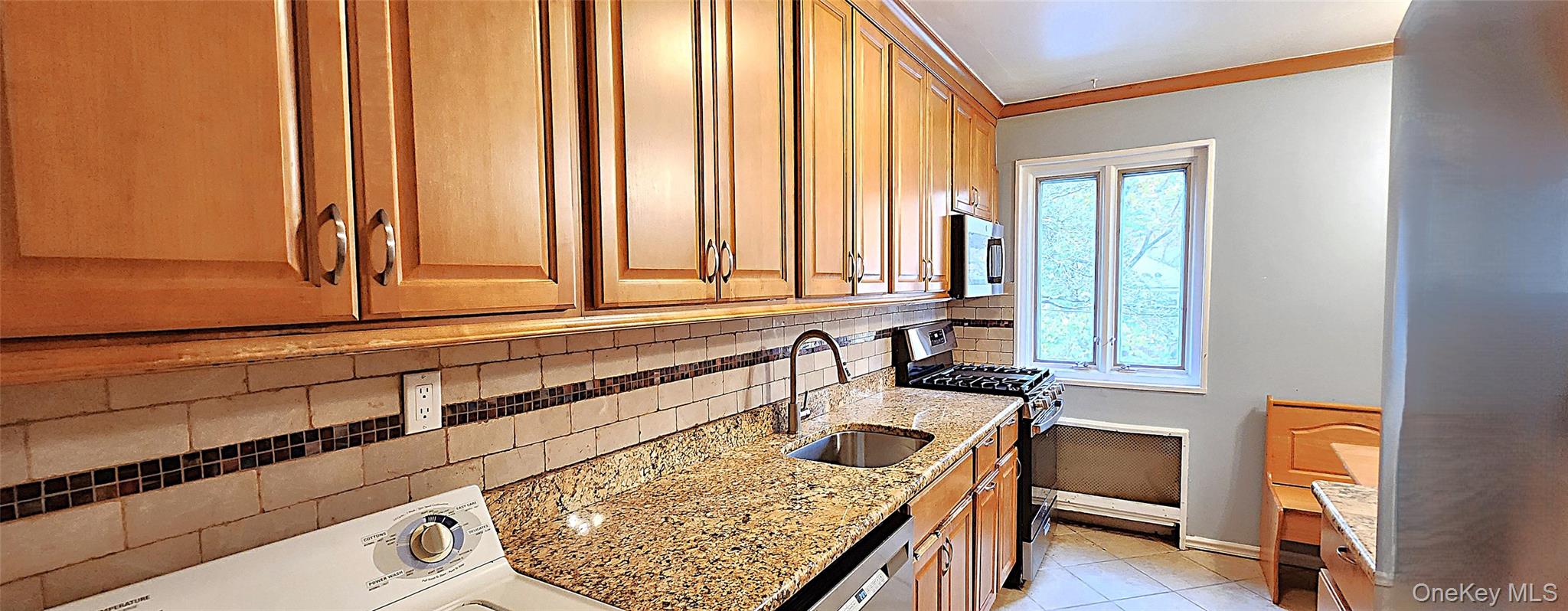 54 Lawrence Drive # D, White Plains, NY 10603