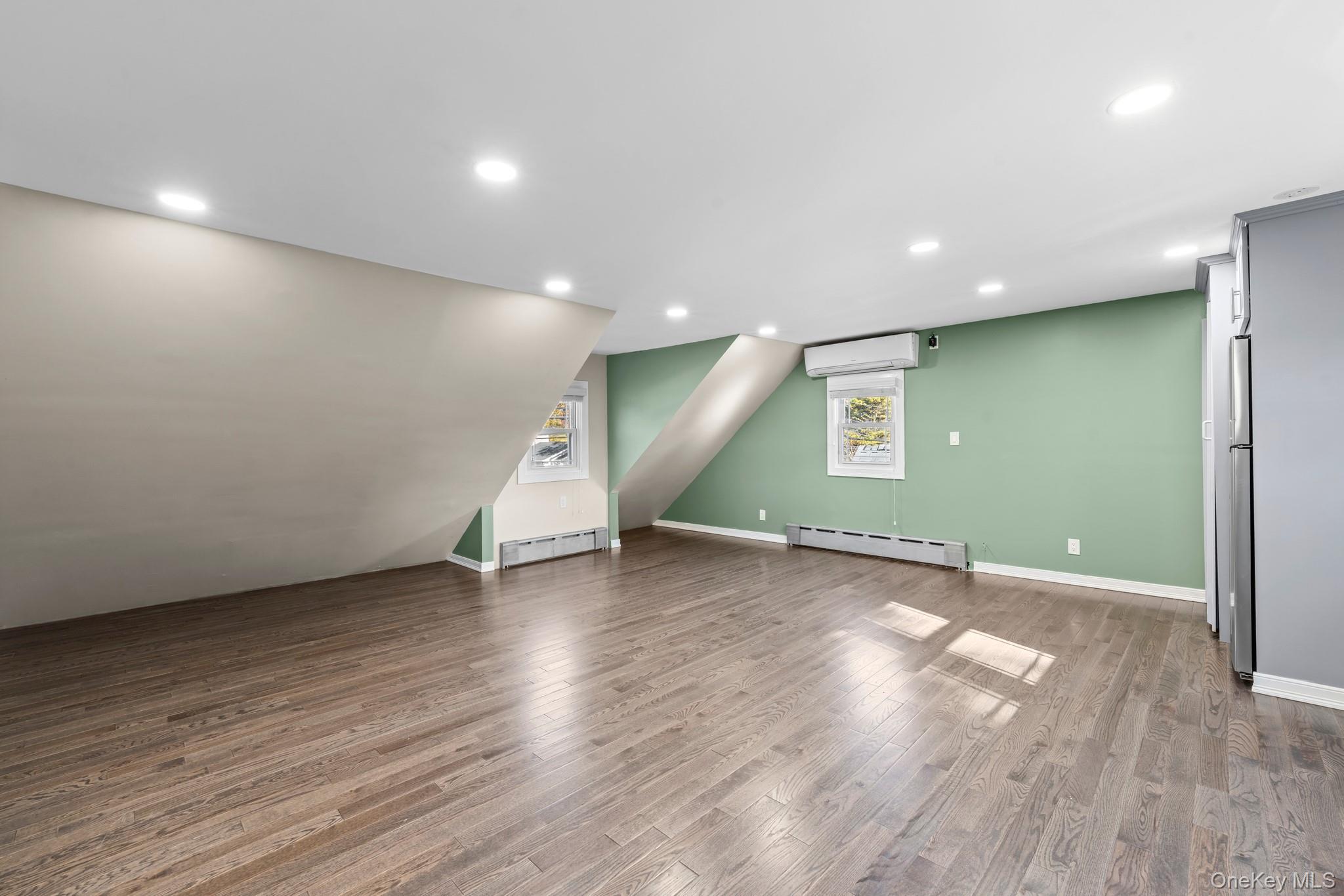 205 E John Street, Lindenhurst, NY 11757