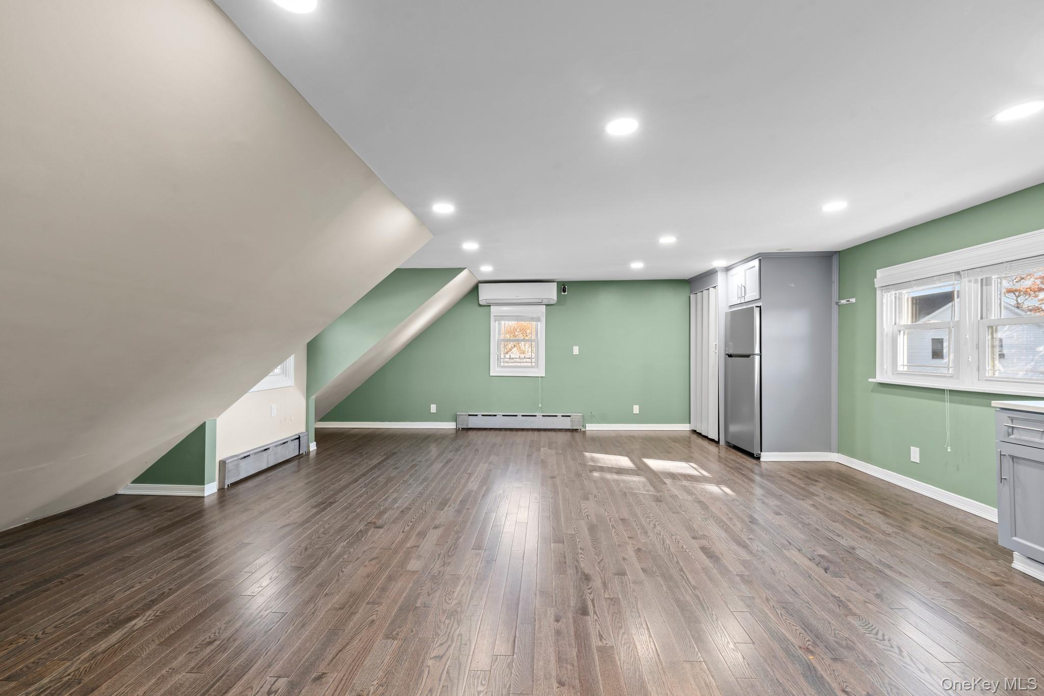 205 E John Street, Lindenhurst, NY 11757