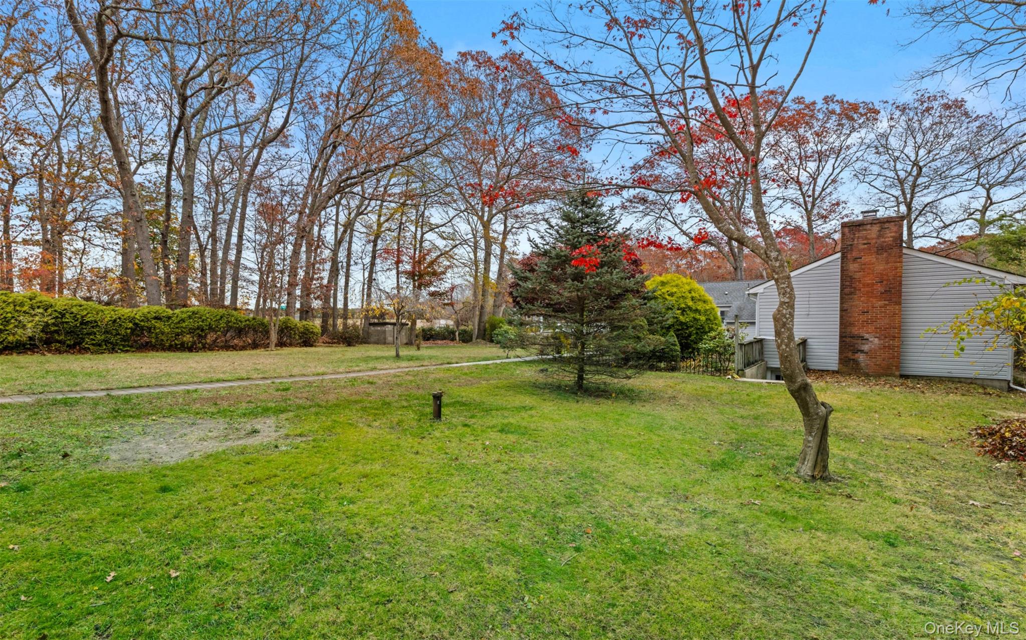 37 Pond Lane, Ridge, NY 11961