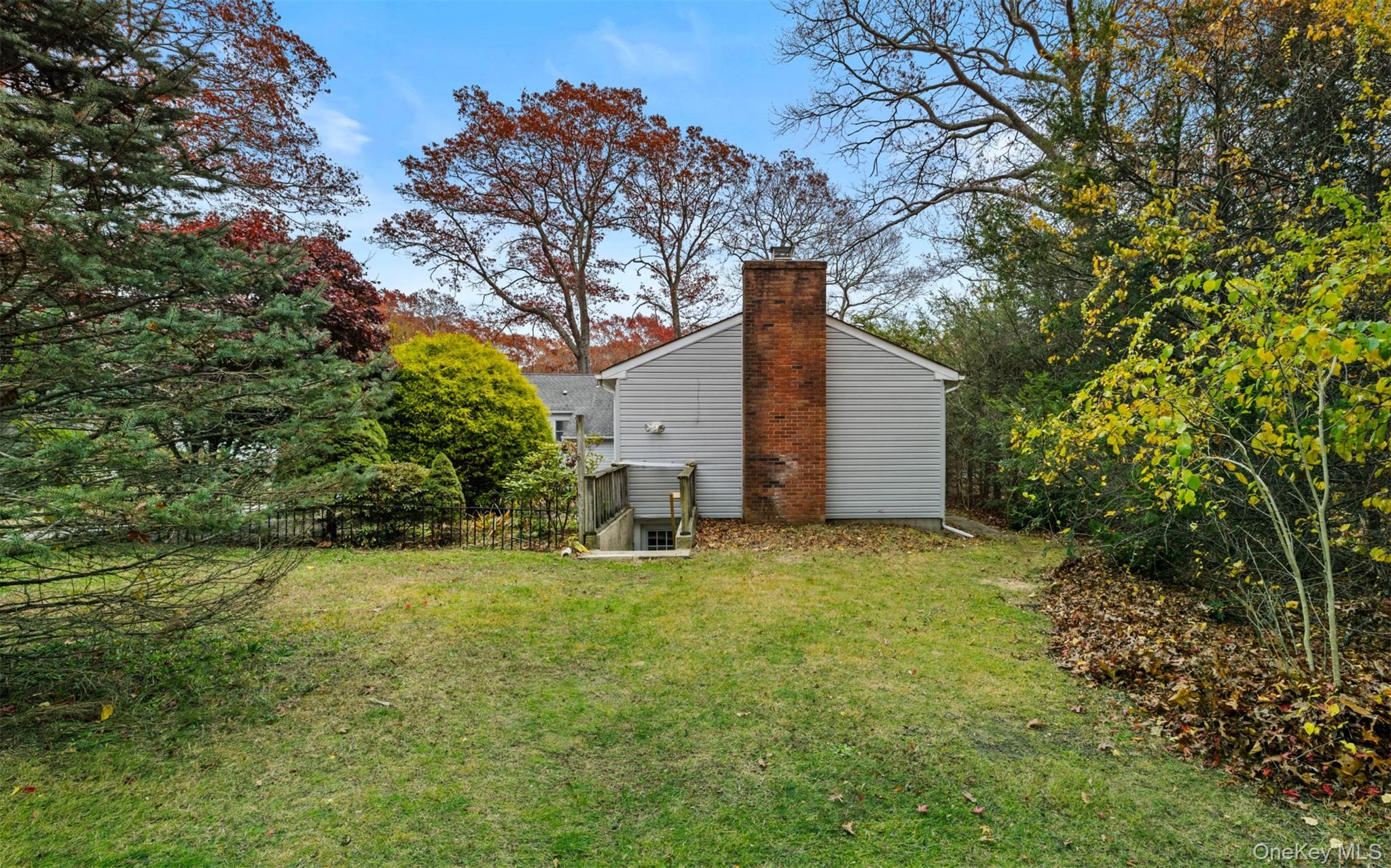 37 Pond Lane, Ridge, NY 11961