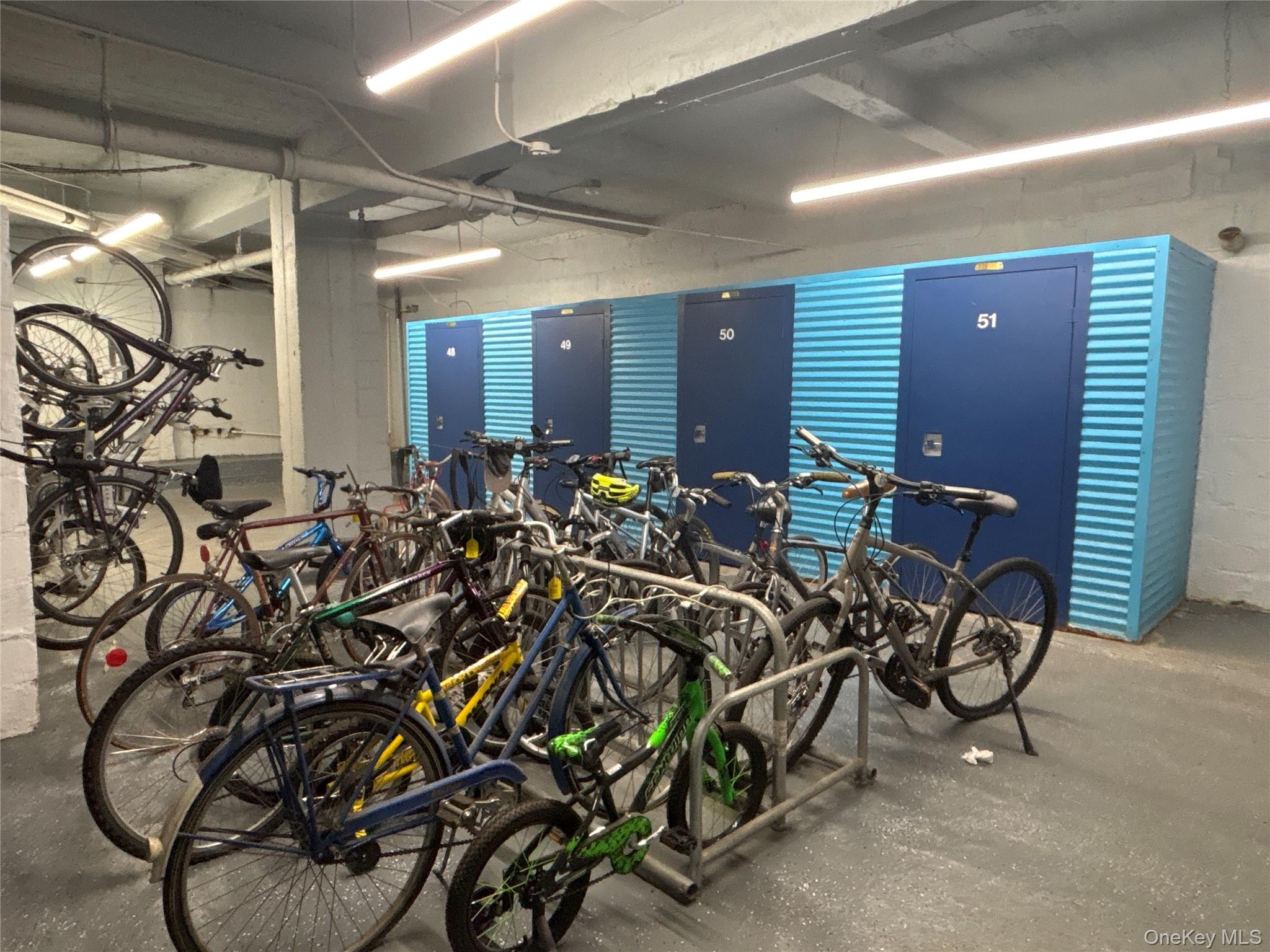 8 Barstow Road # 2B, Great Neck, NY 11021