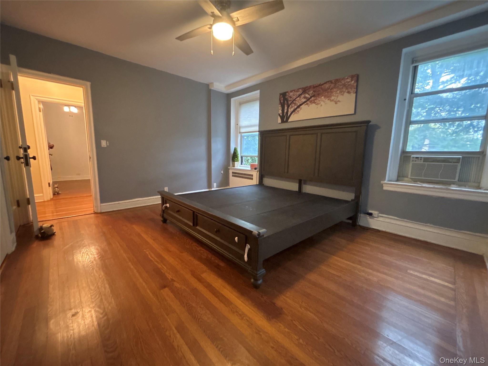 8 Barstow Road # 2B, Great Neck, NY 11021