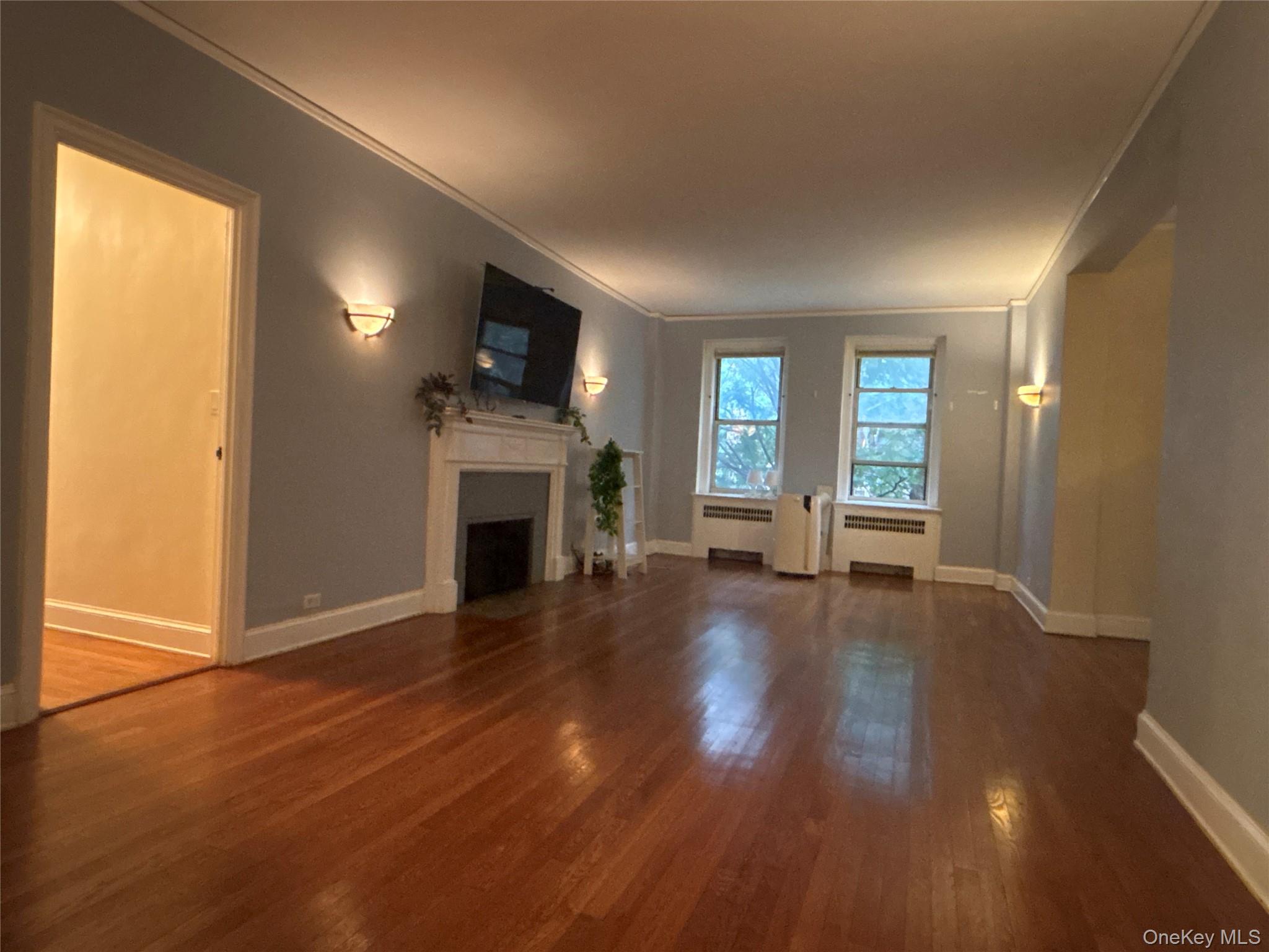 8 Barstow Road # 2B, Great Neck, NY 11021