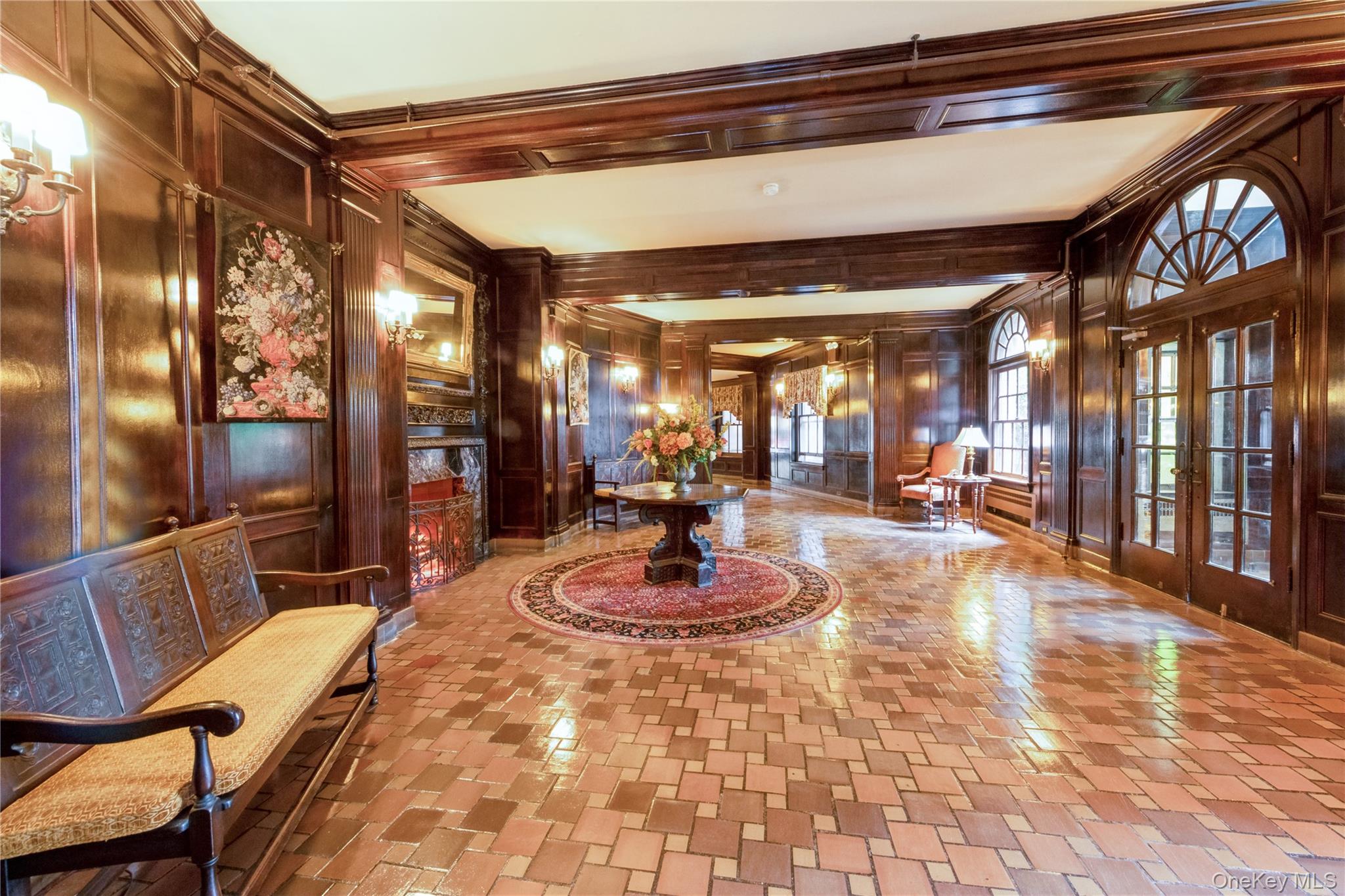 8 Barstow Road # 2B, Great Neck, NY 11021