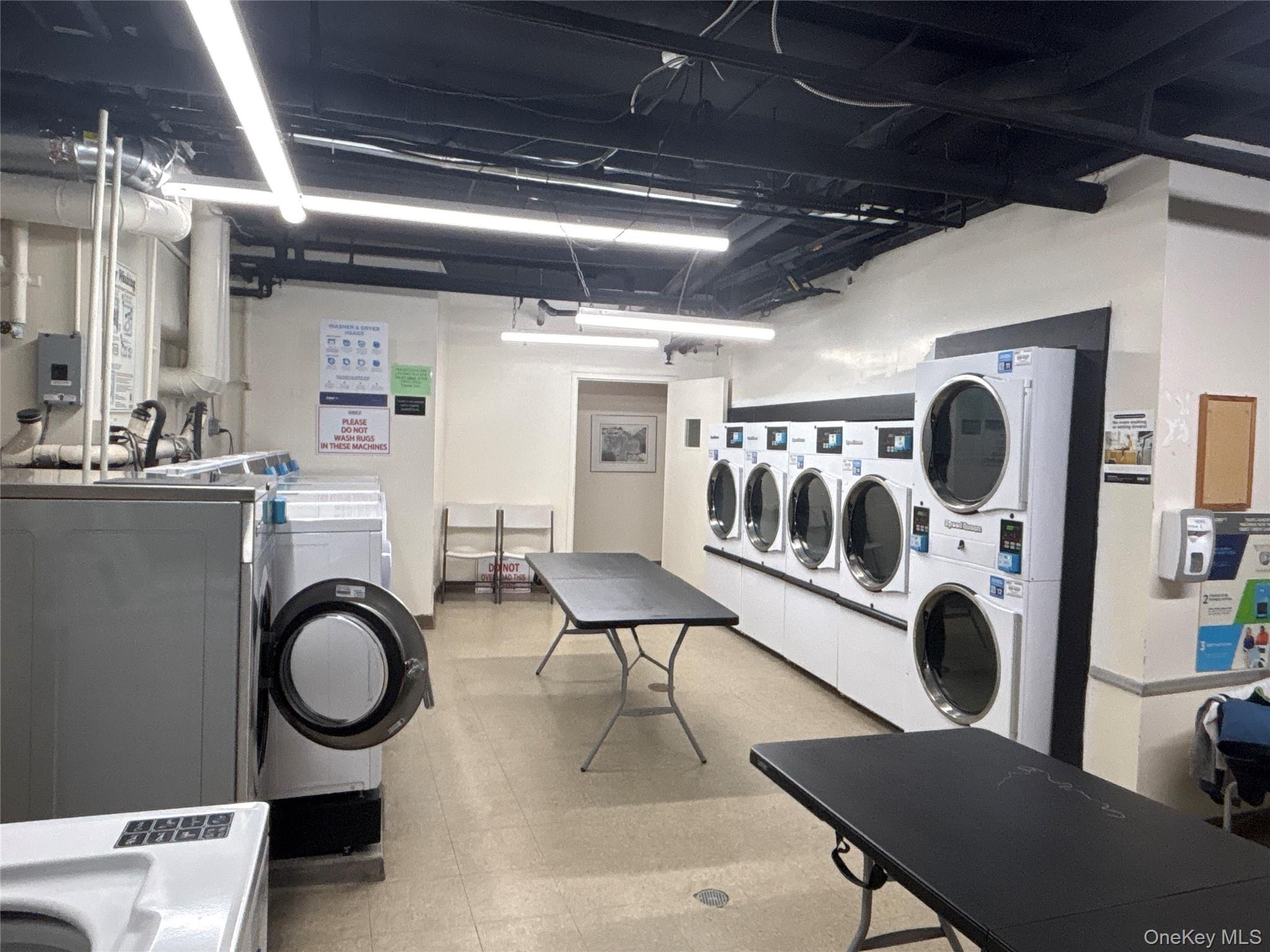 8 Barstow Road # 2B, Great Neck, NY 11021