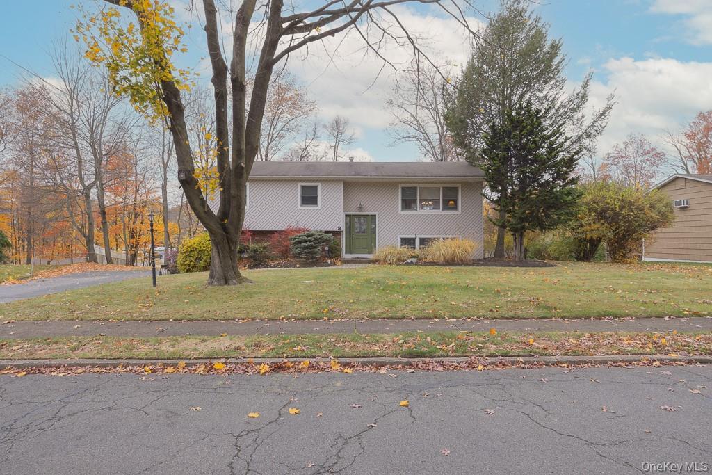 8 Durant Road, New City, NY 10956