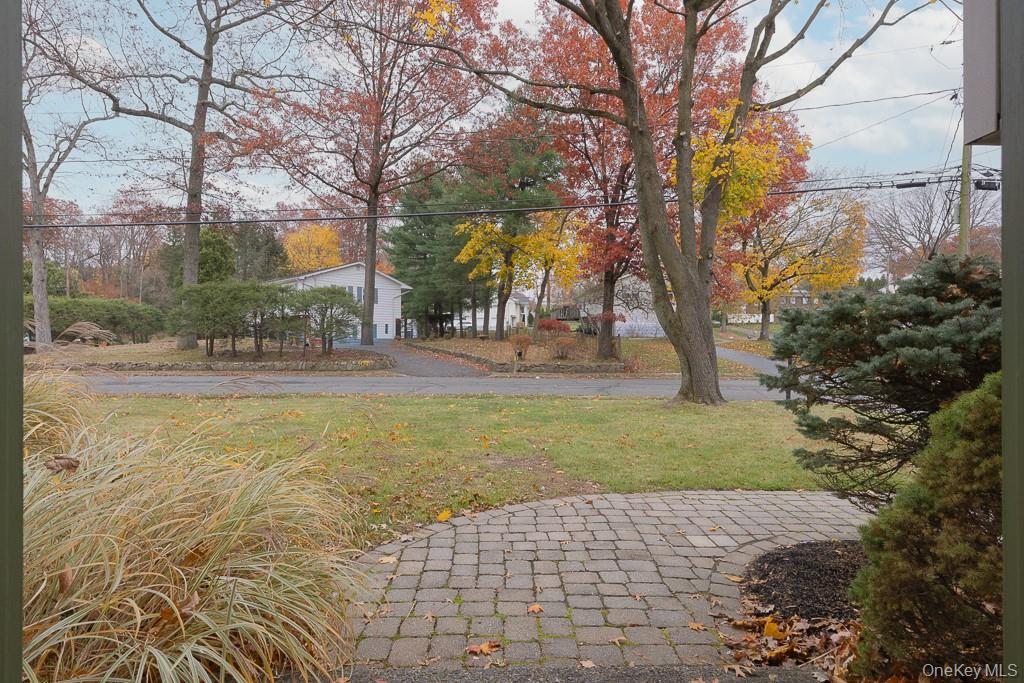 8 Durant Road, New City, NY 10956