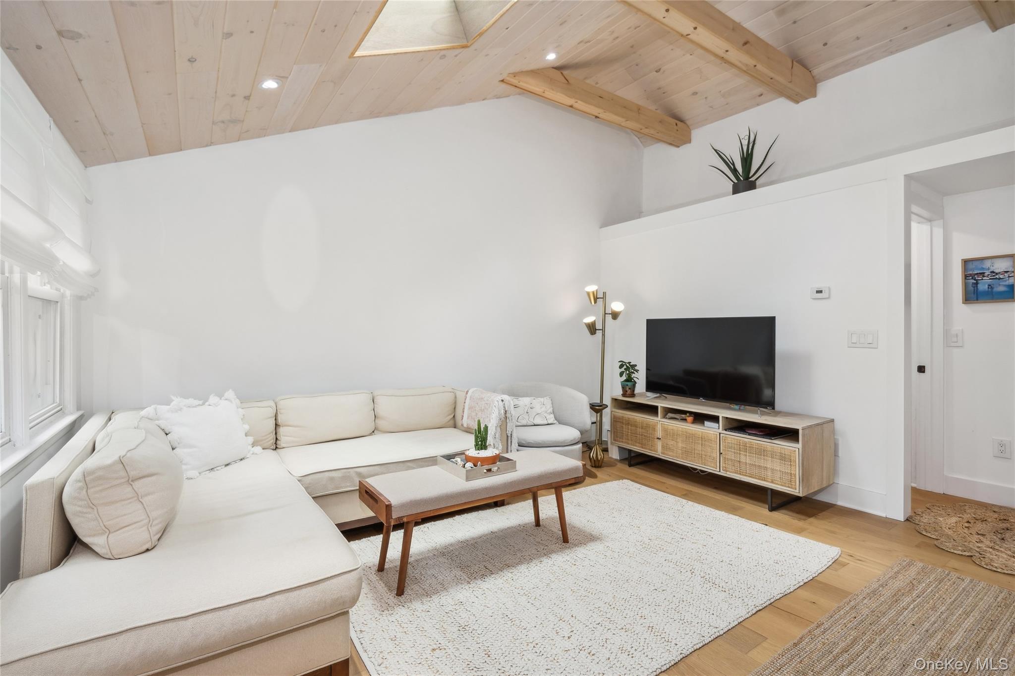 11 Shell Road, Hampton Bays, NY 11946