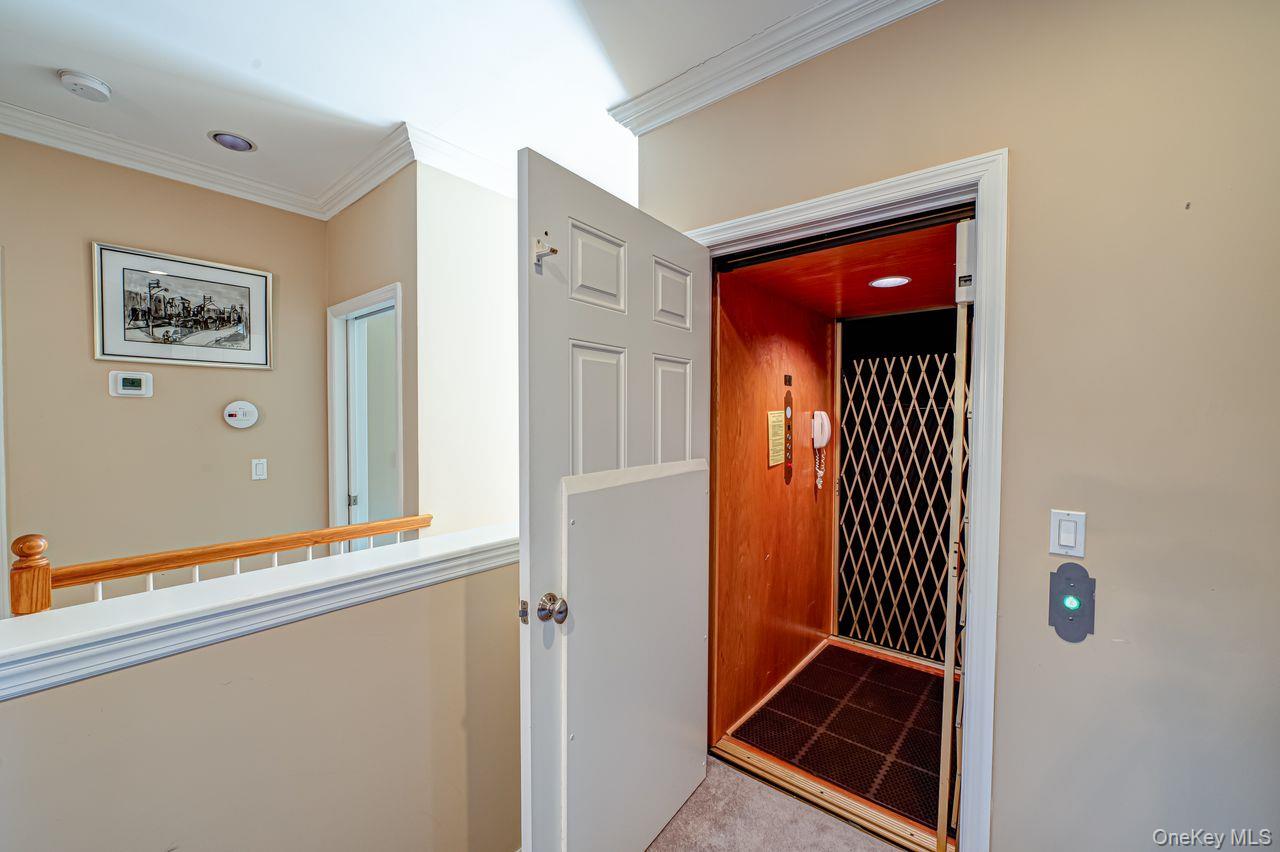 22 Sonata Court, Lake Grove, NY 11755