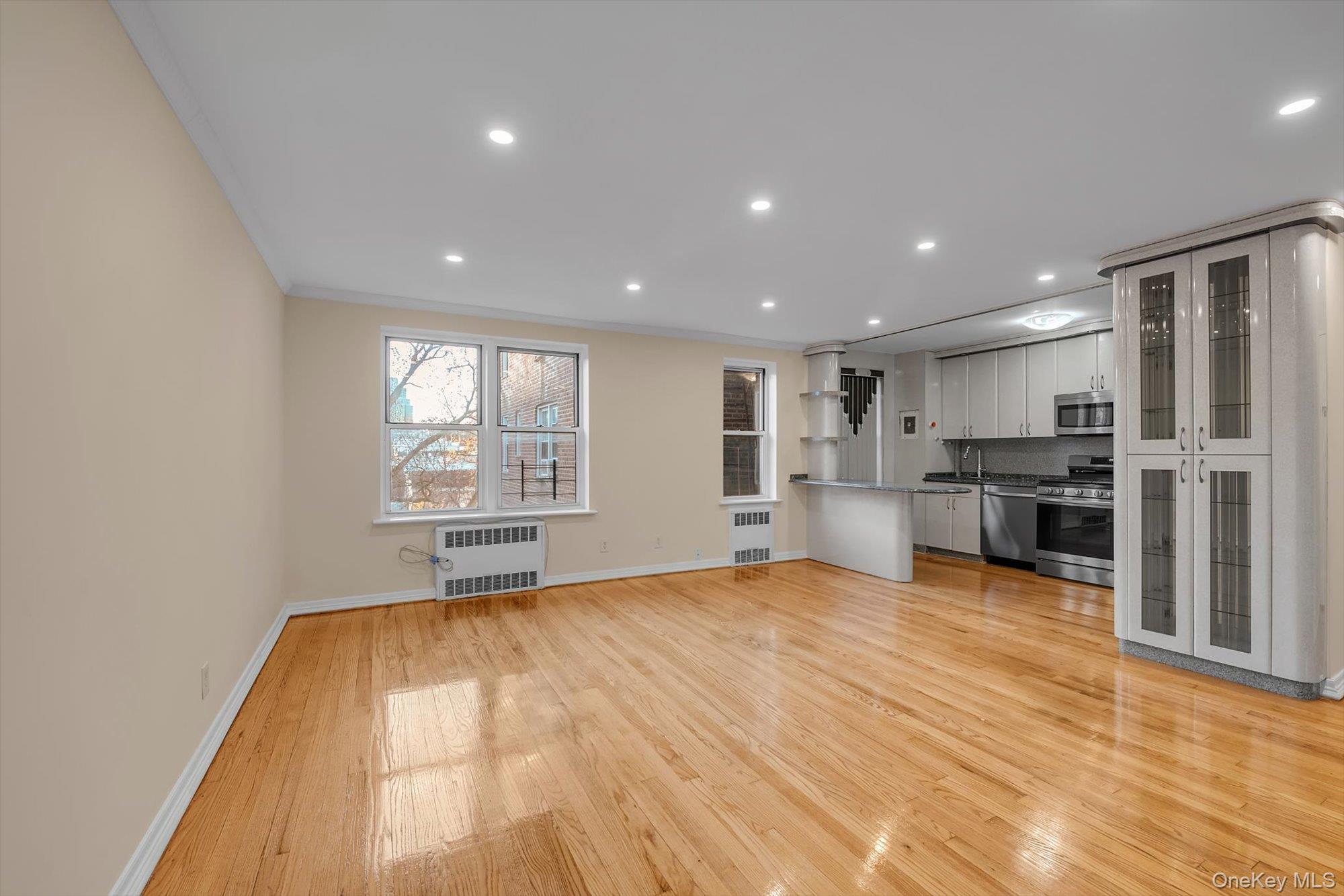65-35 Yellowstone Blvd # 4G, Forest Hills, NY 11375
