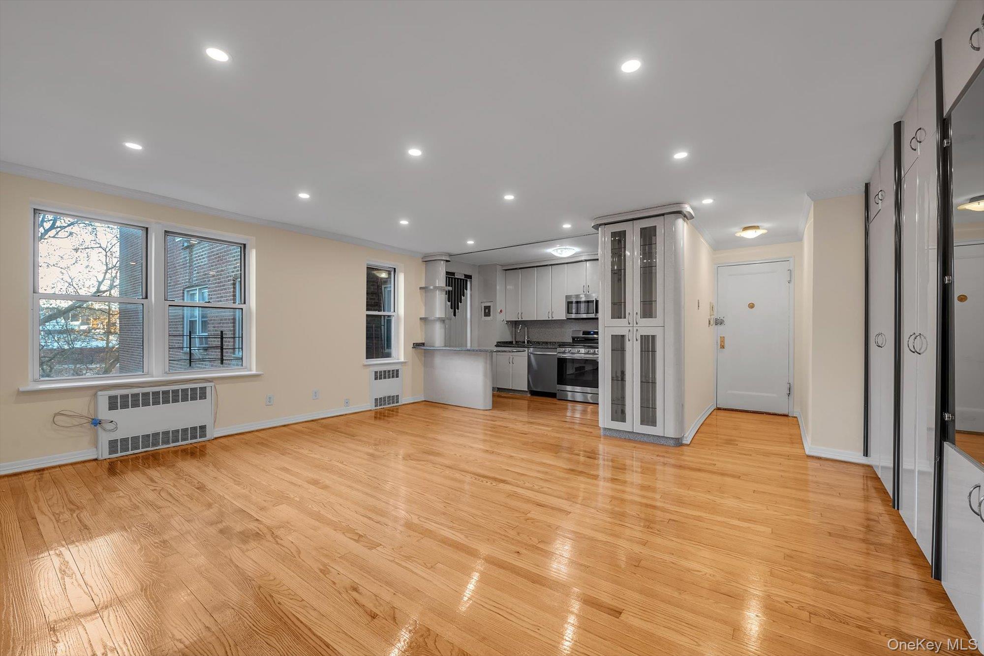 65-35 Yellowstone Blvd # 4G, Forest Hills, NY 11375