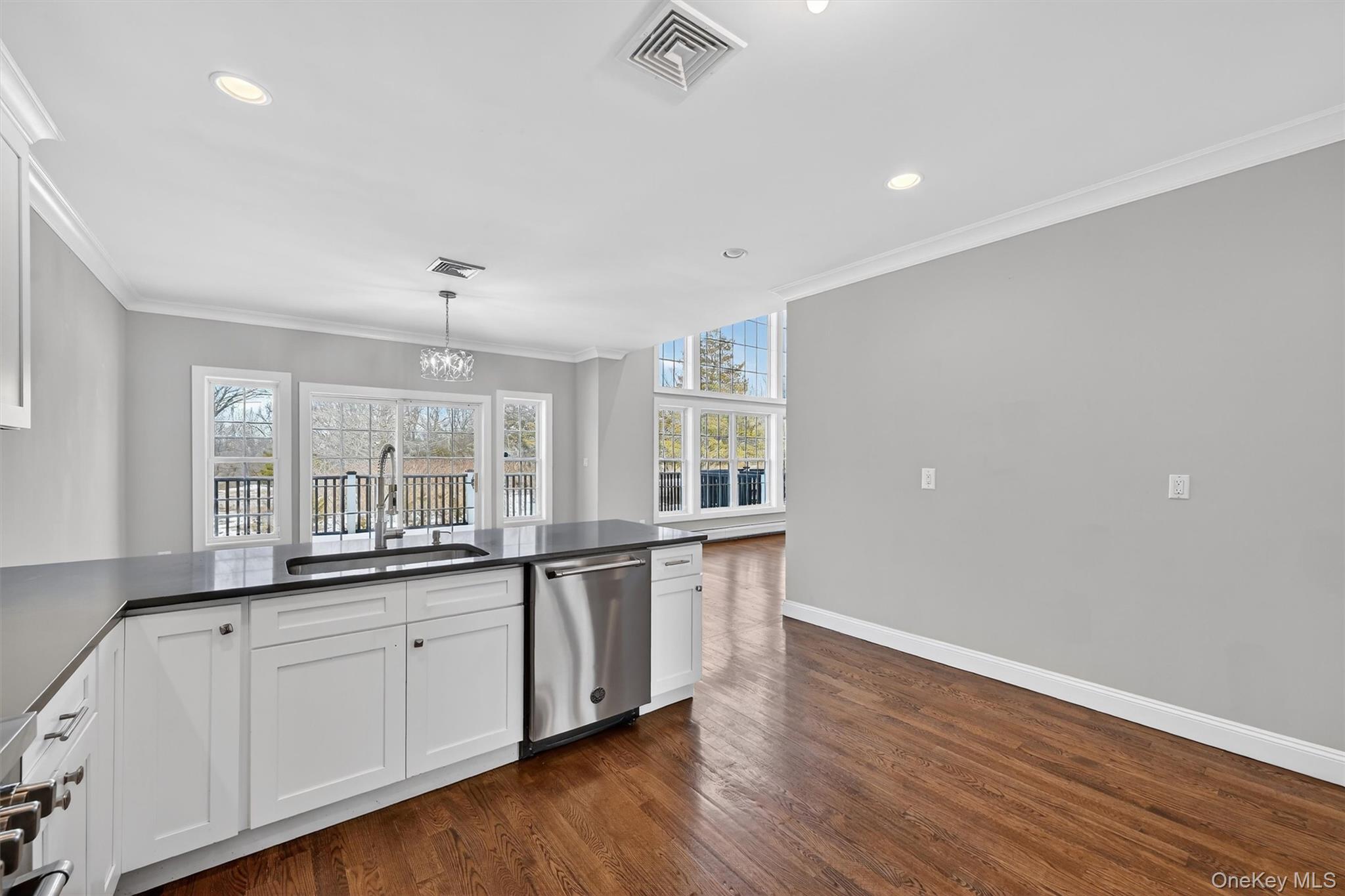 548 Mountainview Avenue, Valley Cottage, NY 10989