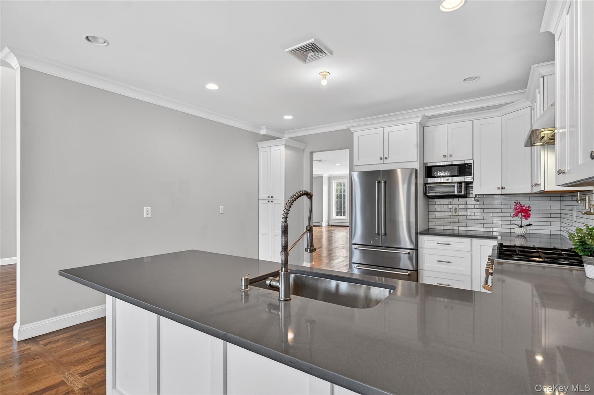 548 Mountainview Avenue, Valley Cottage, NY 10989