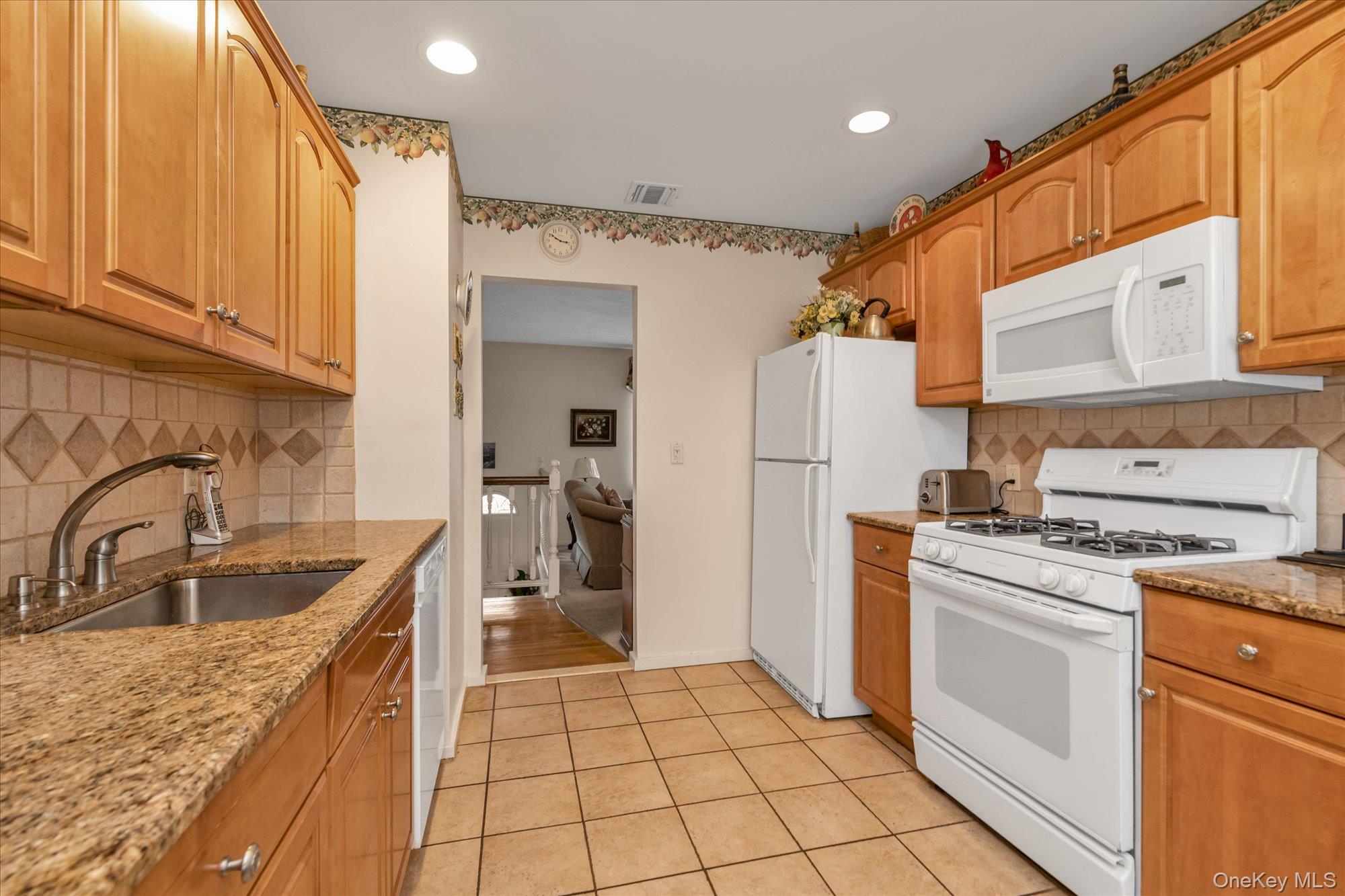 2797 Bayview Avenue, Wantagh, NY 11793