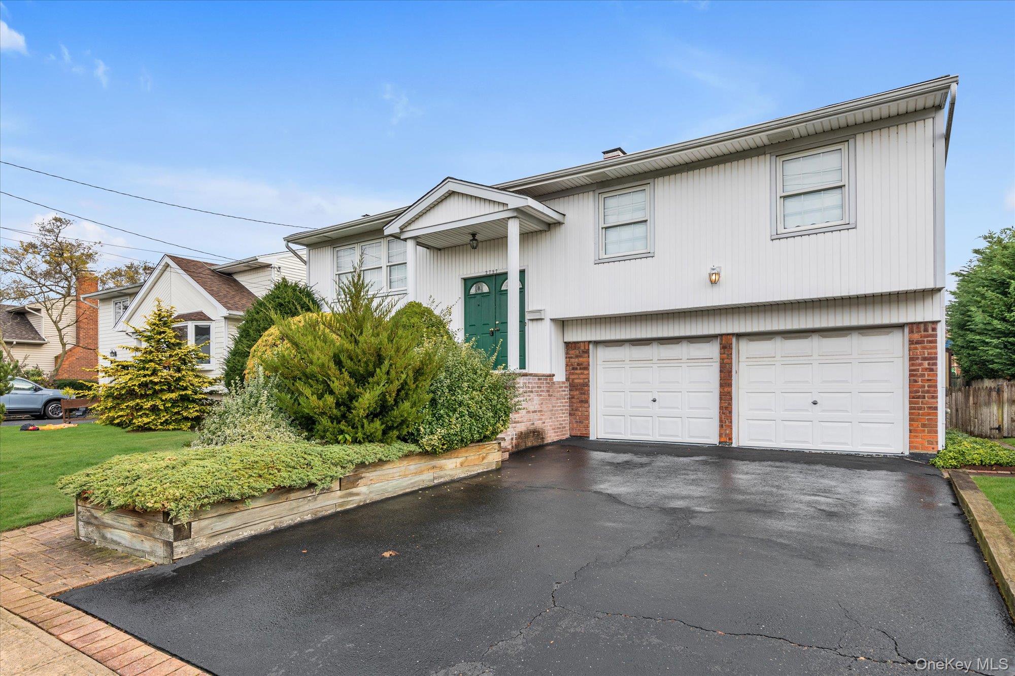 2797 Bayview Avenue, Wantagh, NY 11793