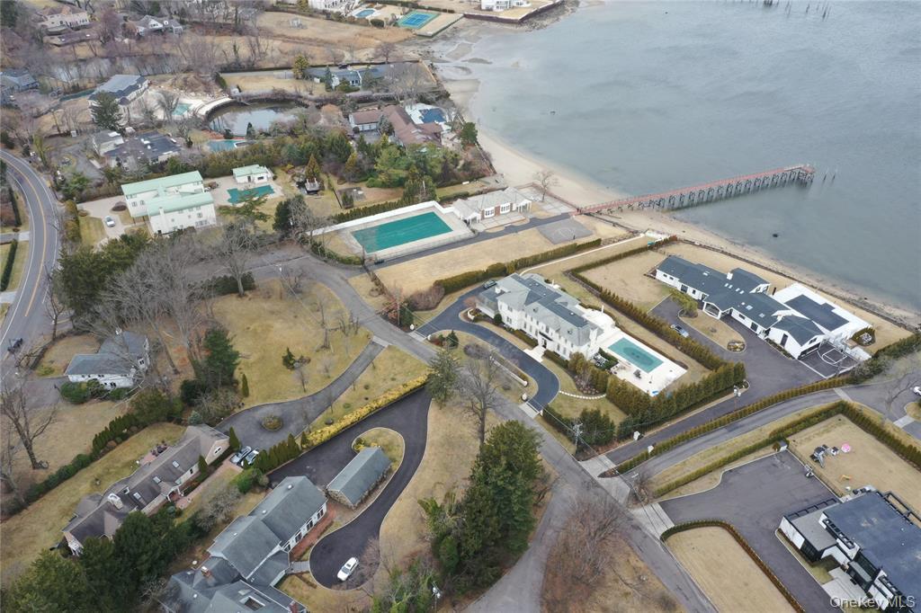 31 Harbour Road, Great Neck, NY 11024