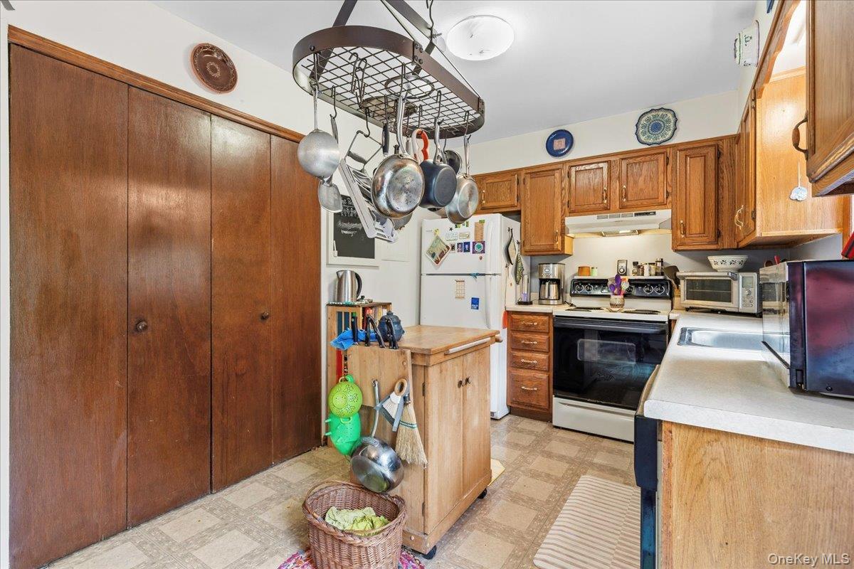 8 Maple Avenue, Goshen, NY 10924