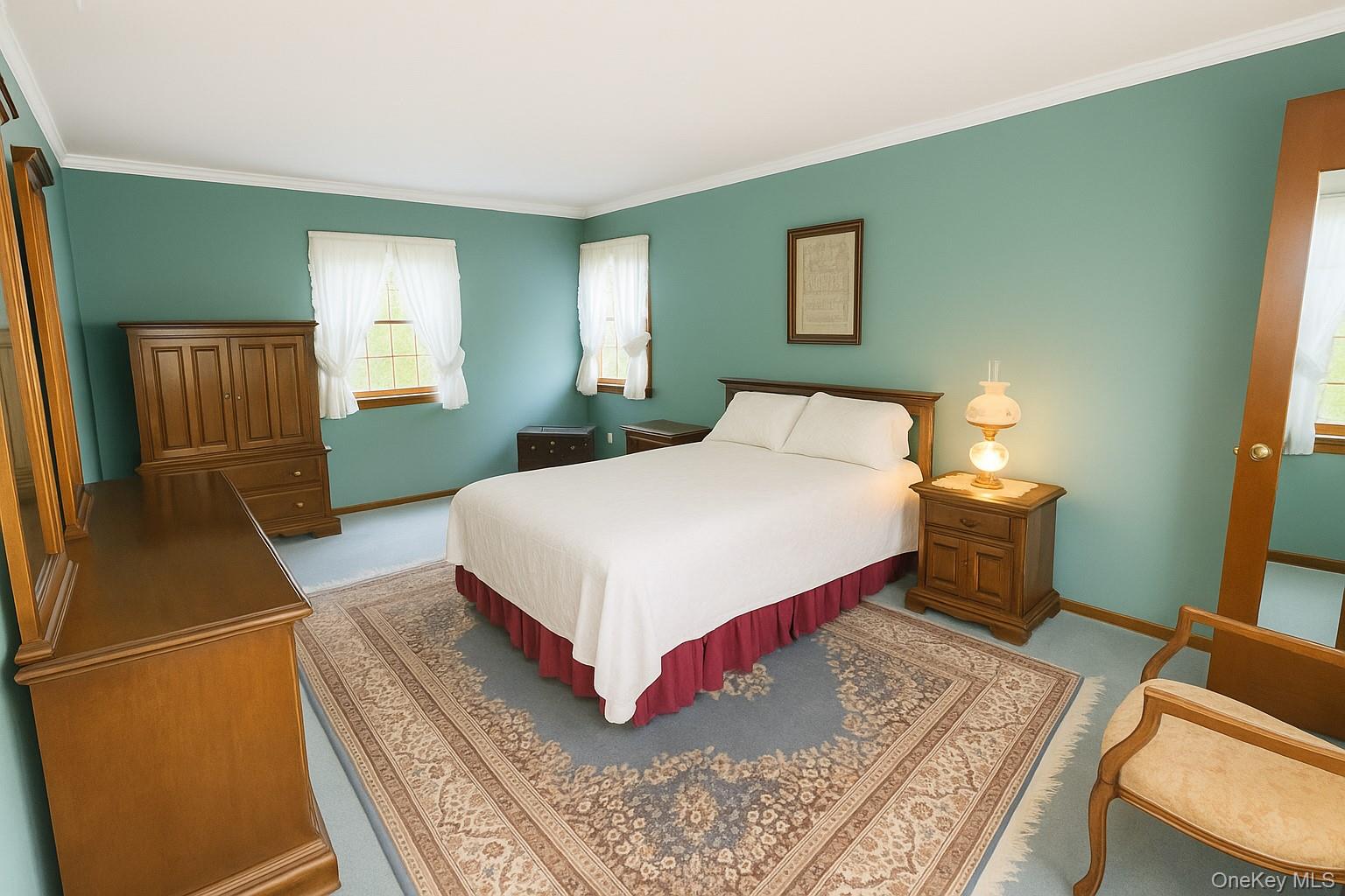 8 Rope Court, Melville, NY 11747