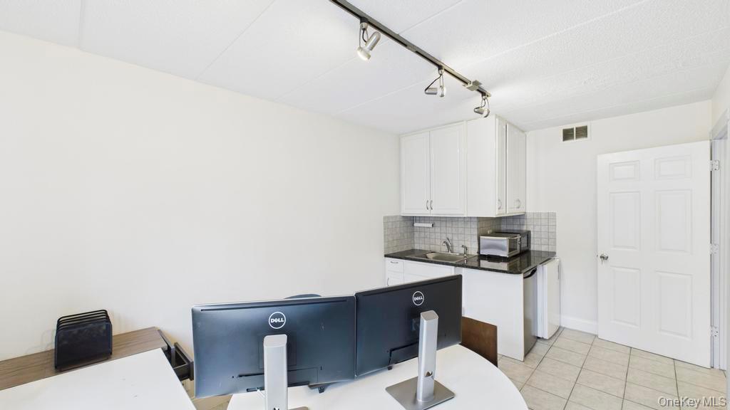 8708 Justice Avenue # 1D, Elmhurst, NY 11373