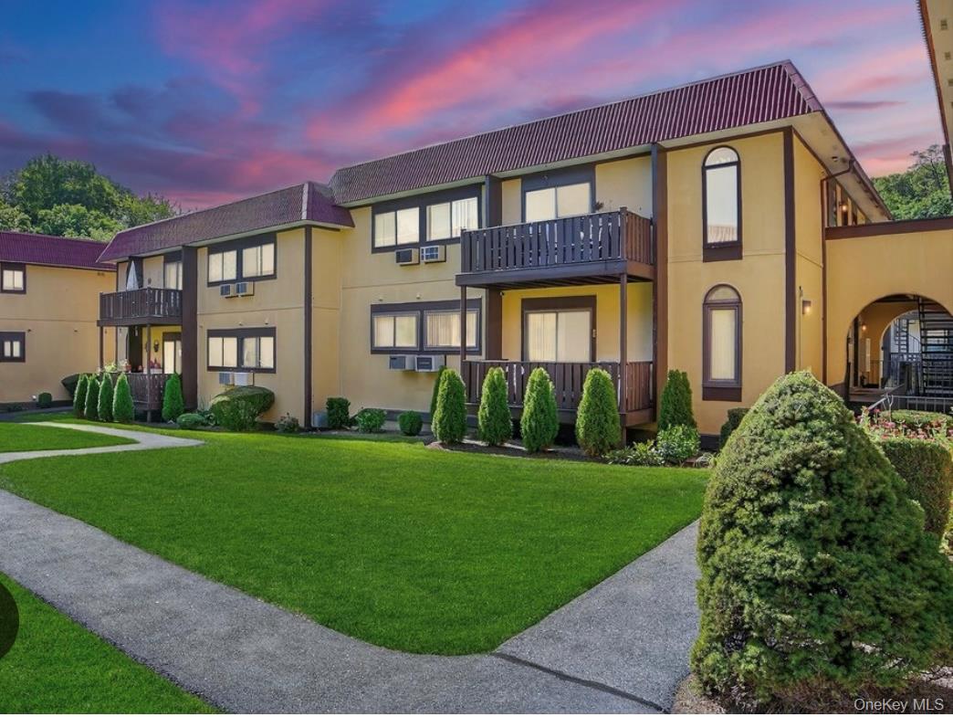 11 Granada Cres # 6, White Plains, NY 10603