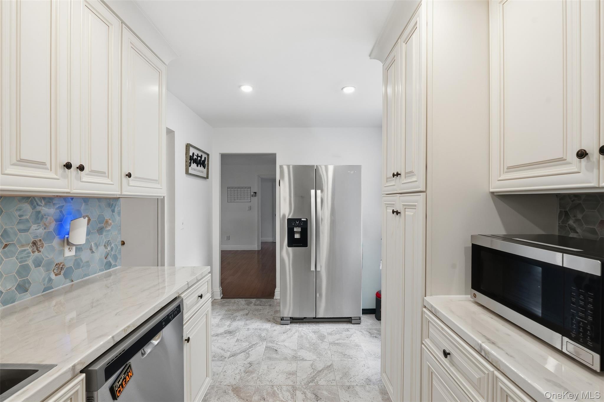 11 Granada Cres # 6, White Plains, NY 10603