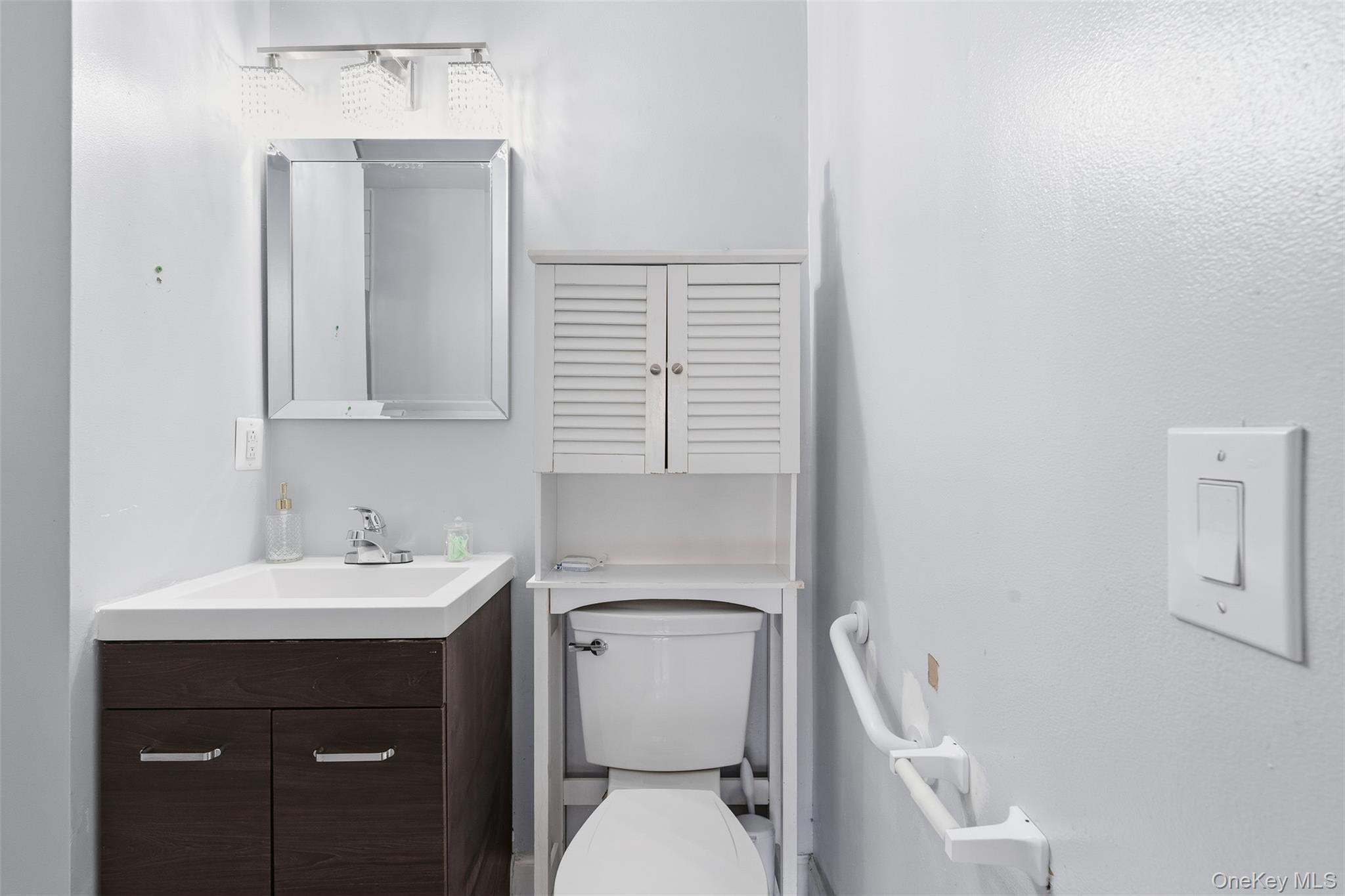 11 Granada Cres # 6, White Plains, NY 10603