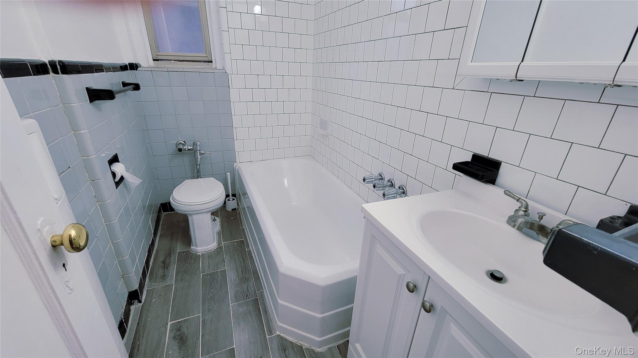 84-49 168th Street # 2V, Jamaica Hills, NY 11432