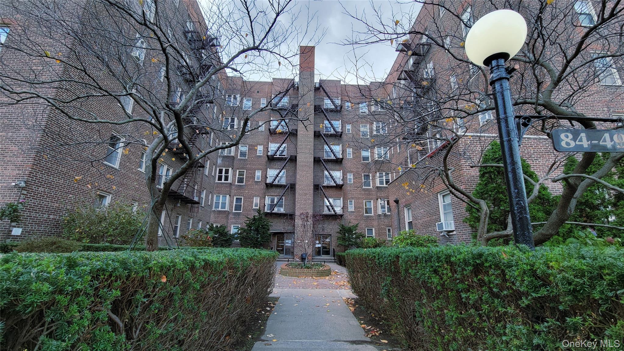 84-49 168th Street # 2V, Jamaica Hills, NY 11432