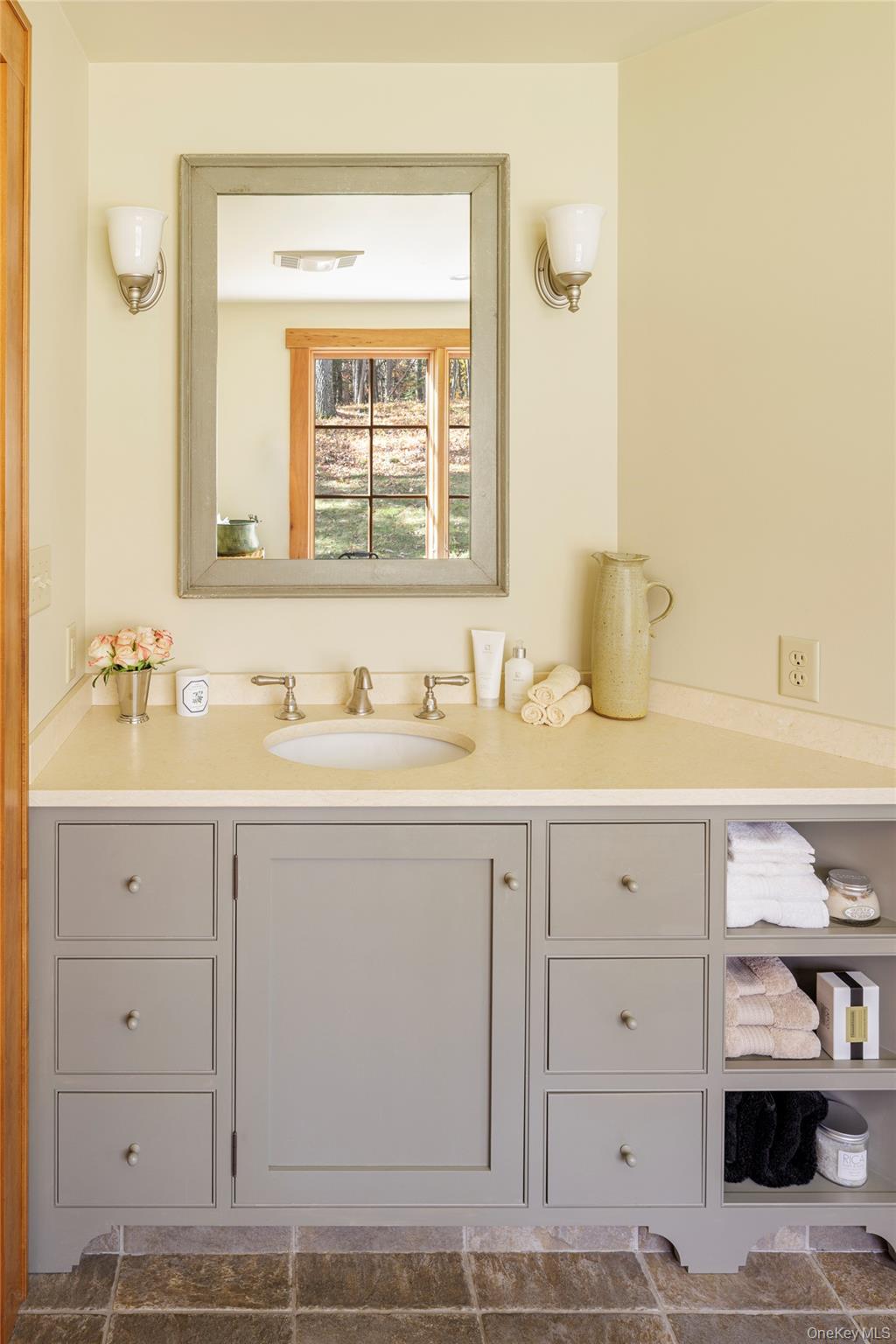 46 Lockrow Road, Troy, NY 12180