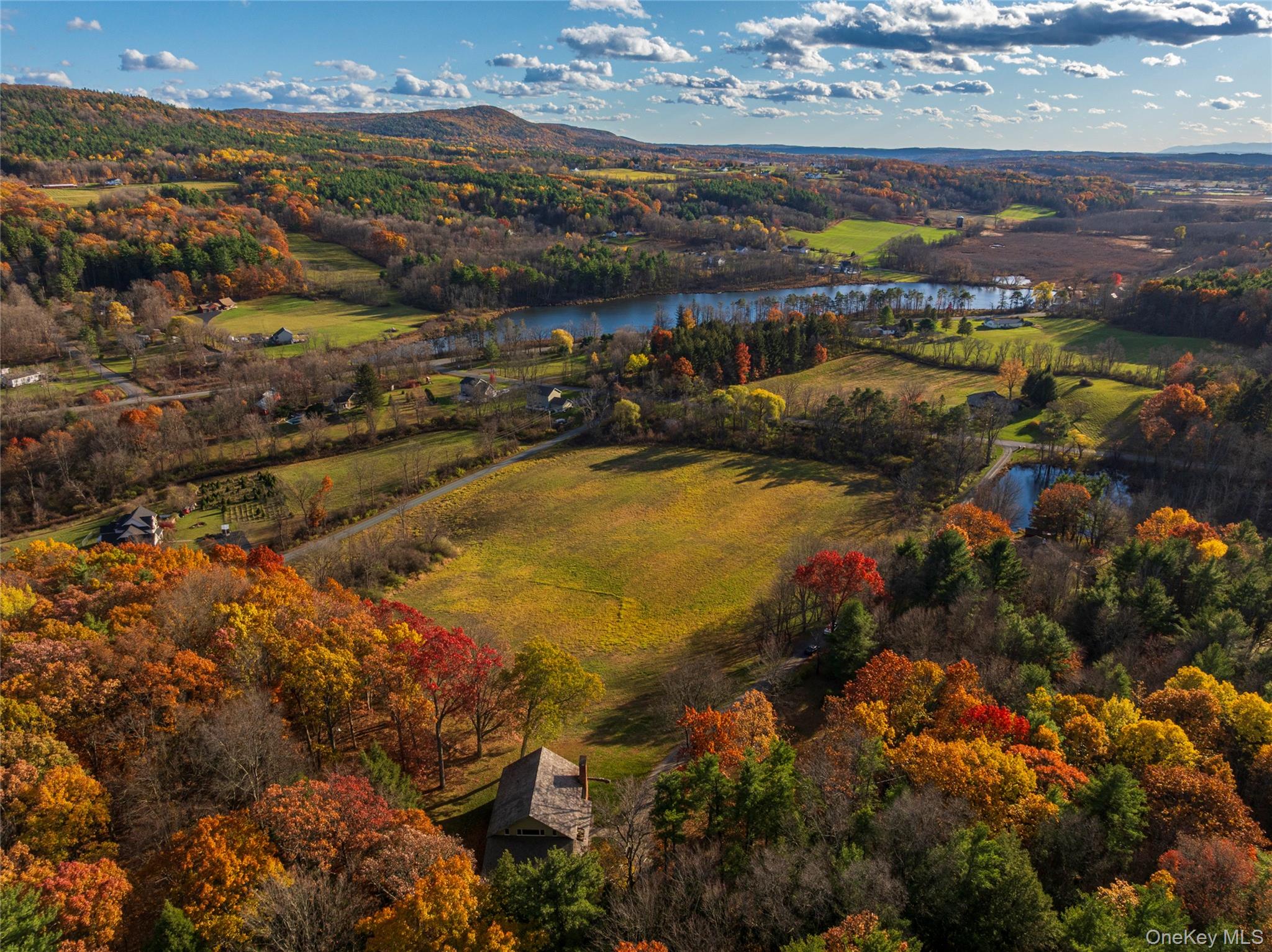 46 Lockrow Road, Troy, NY 12180