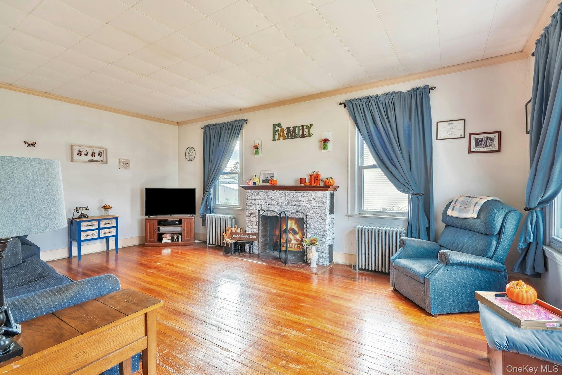 180 Thomas Street, Brentwood, NY 11717