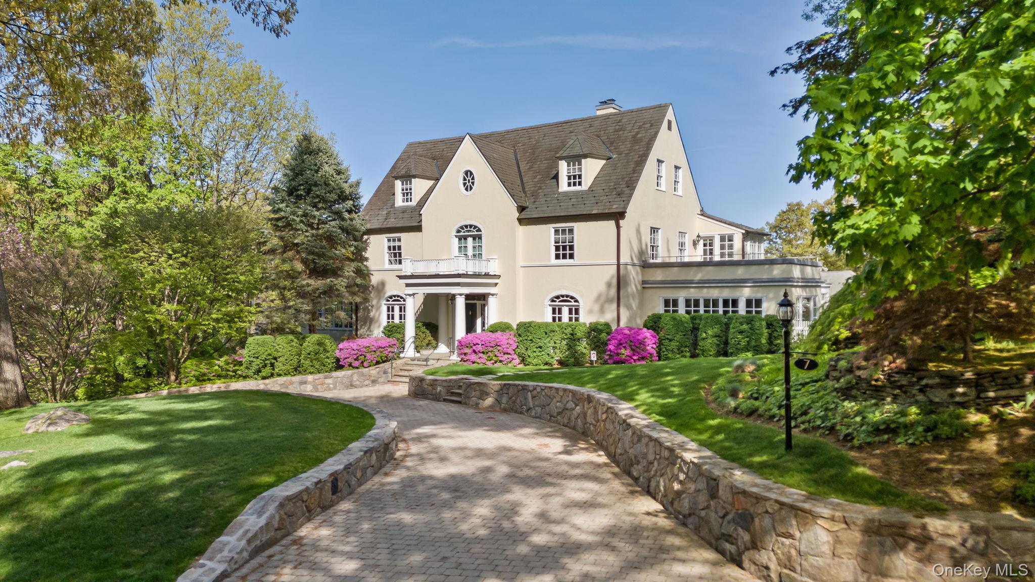 7 Plateau Circle W, Bronxville, NY 10708