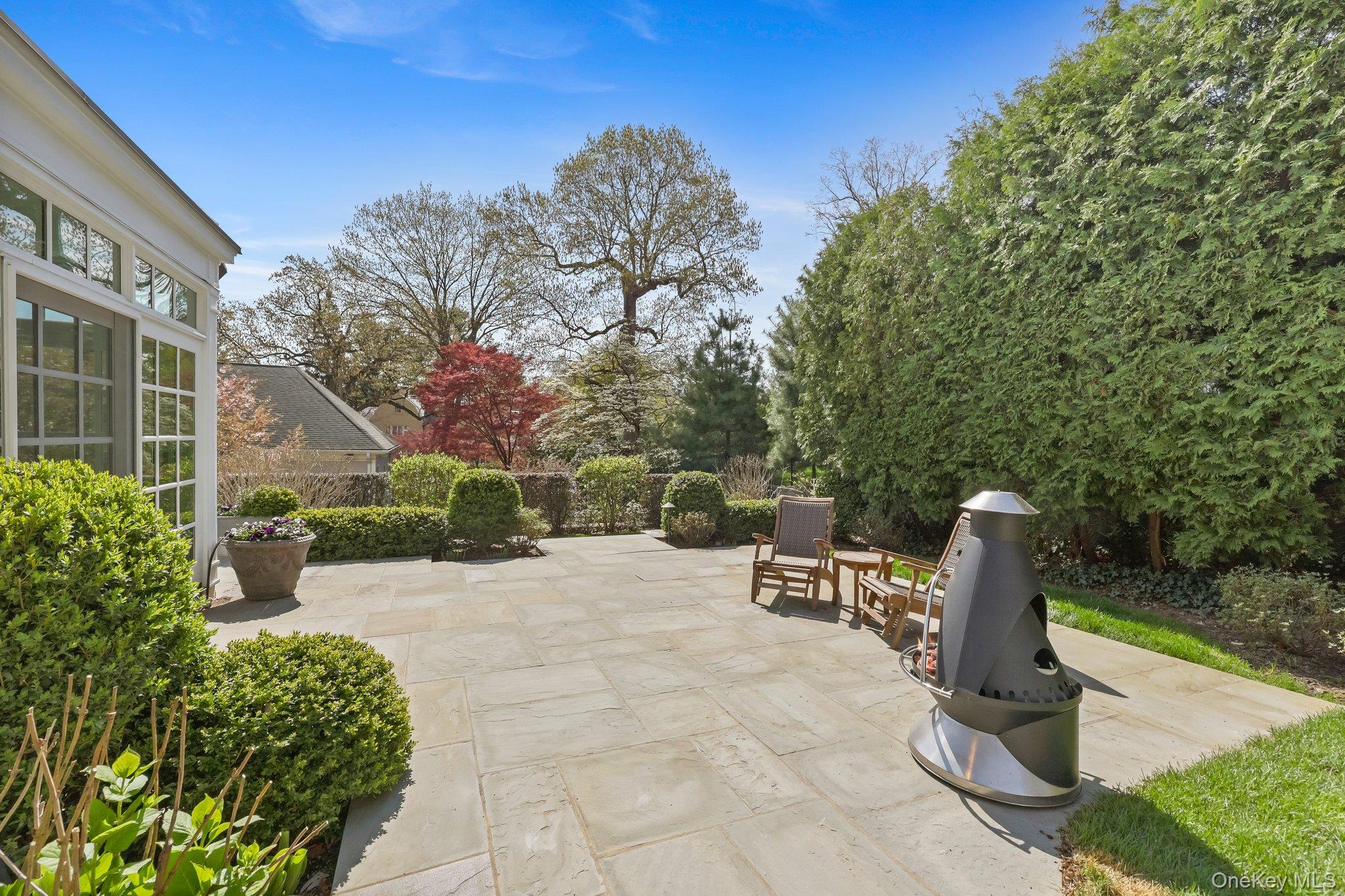 7 Plateau Circle W, Bronxville, NY 10708