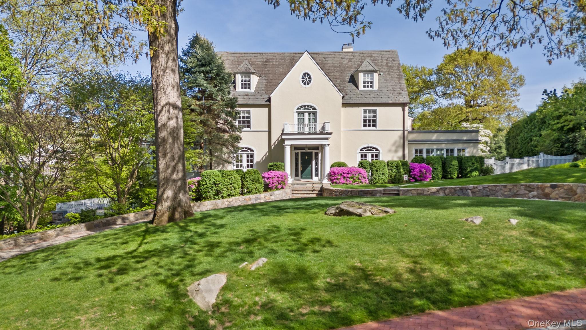 7 Plateau Circle W, Bronxville, NY 10708